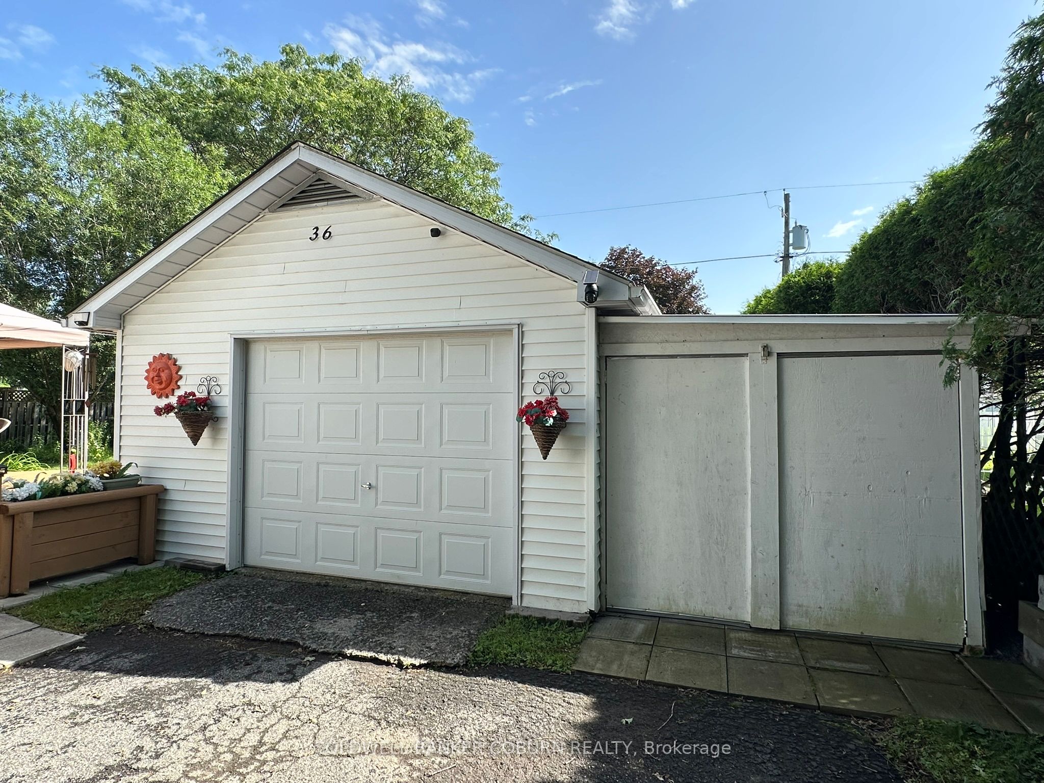 36 Brouse Drive E Property Photo 3