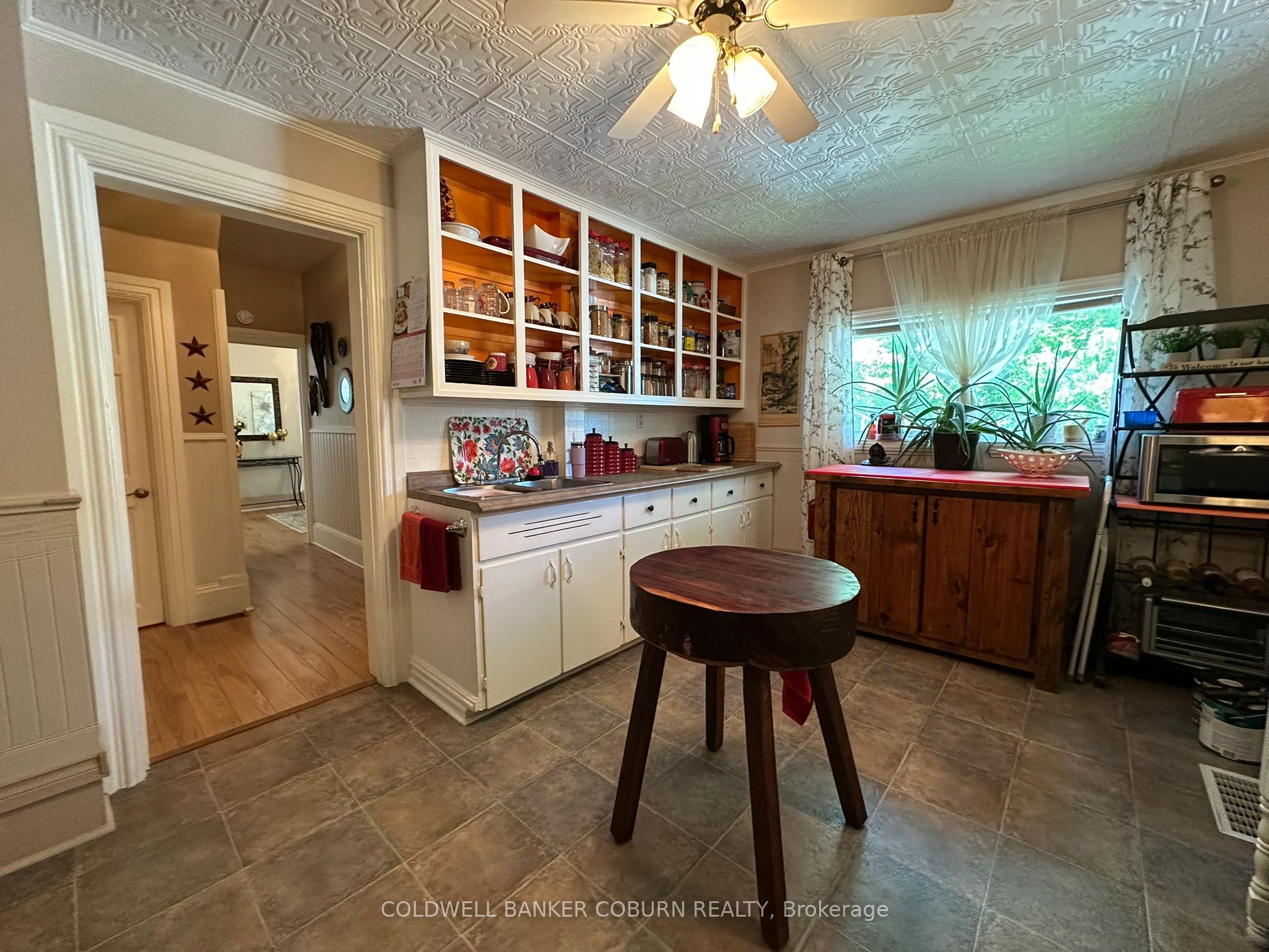 36 Brouse Drive E Property Photo 12