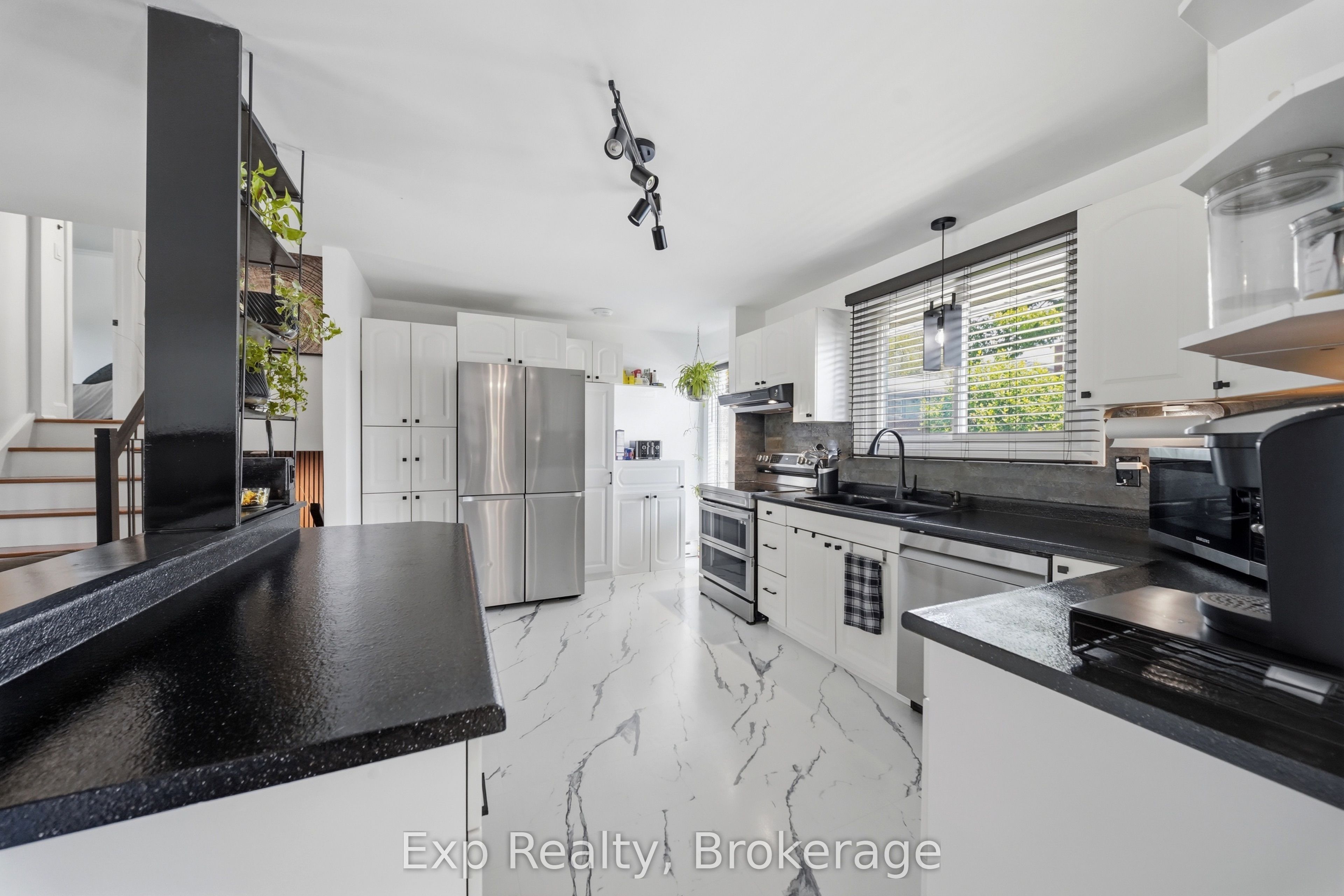 70 Tripp Boulevard Property Photo 7