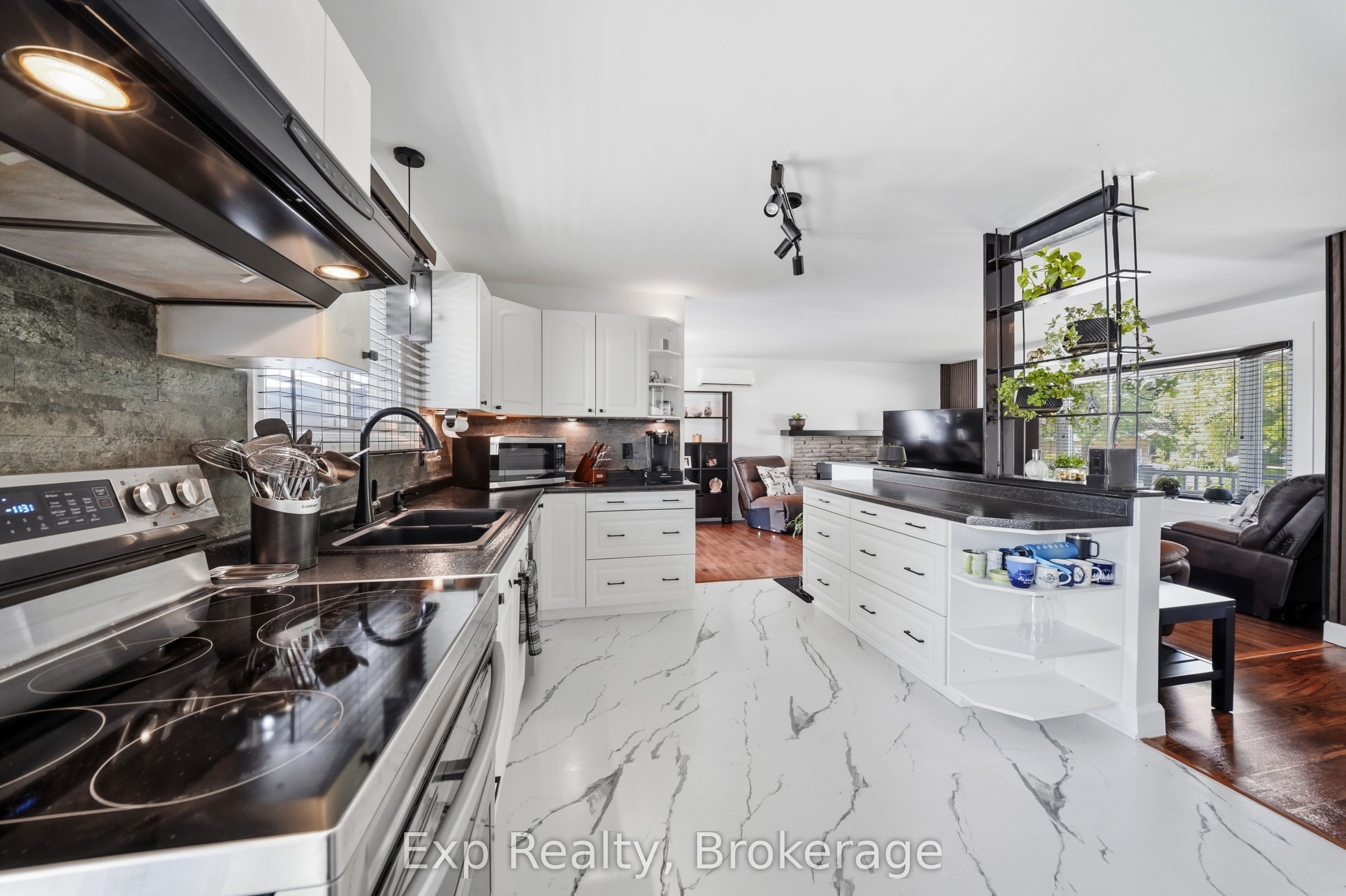 70 Tripp Boulevard Property Photo 9