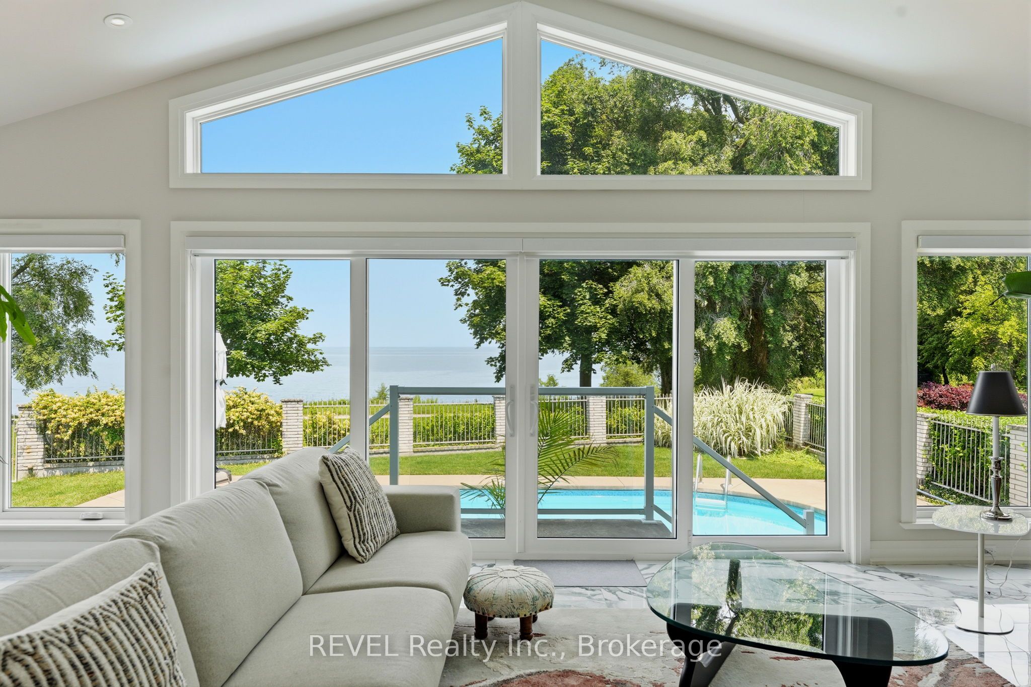 53 Beachview Drive Property Photo 1