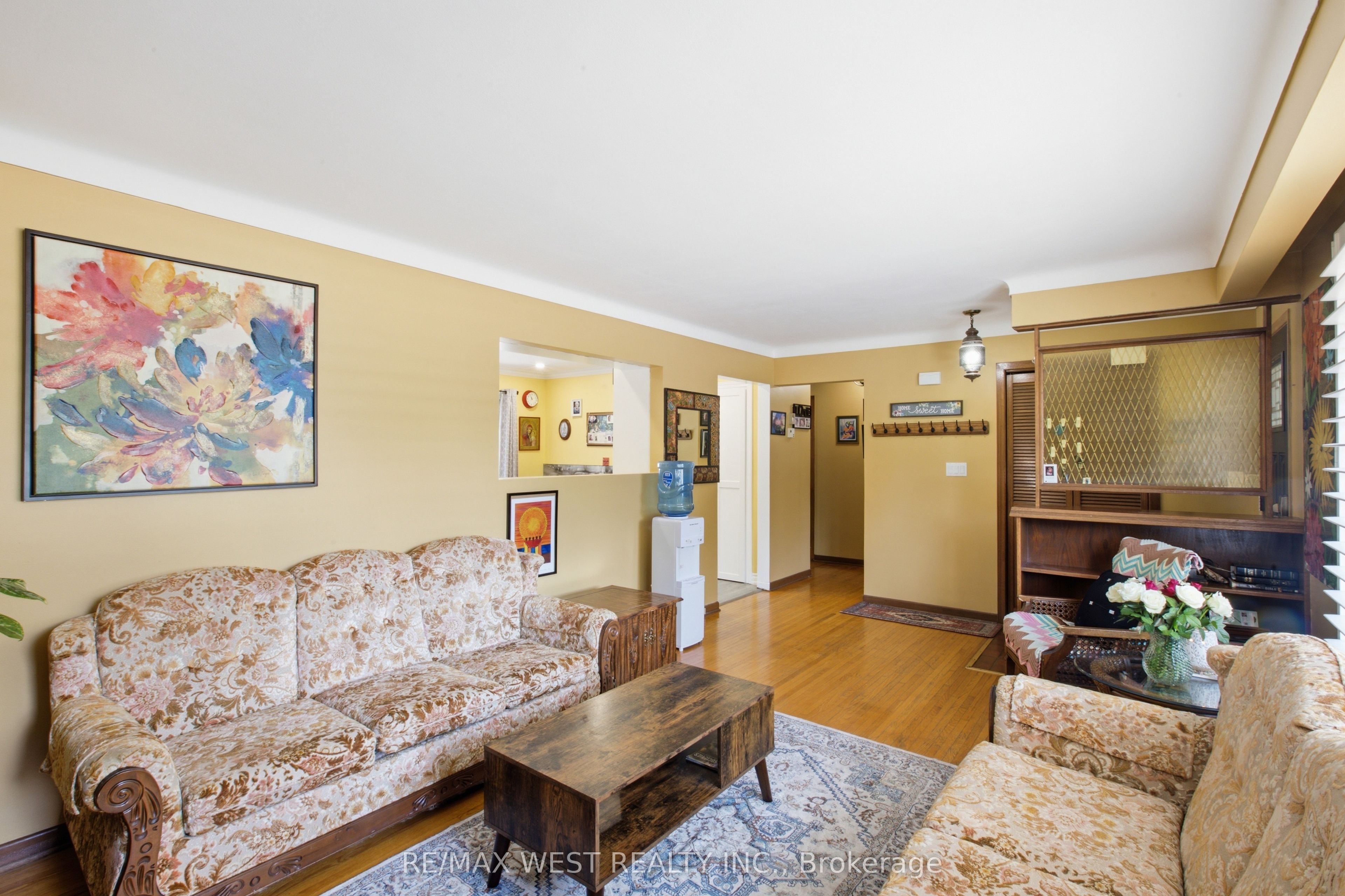 453 Leonard Avenue Property Photo 6