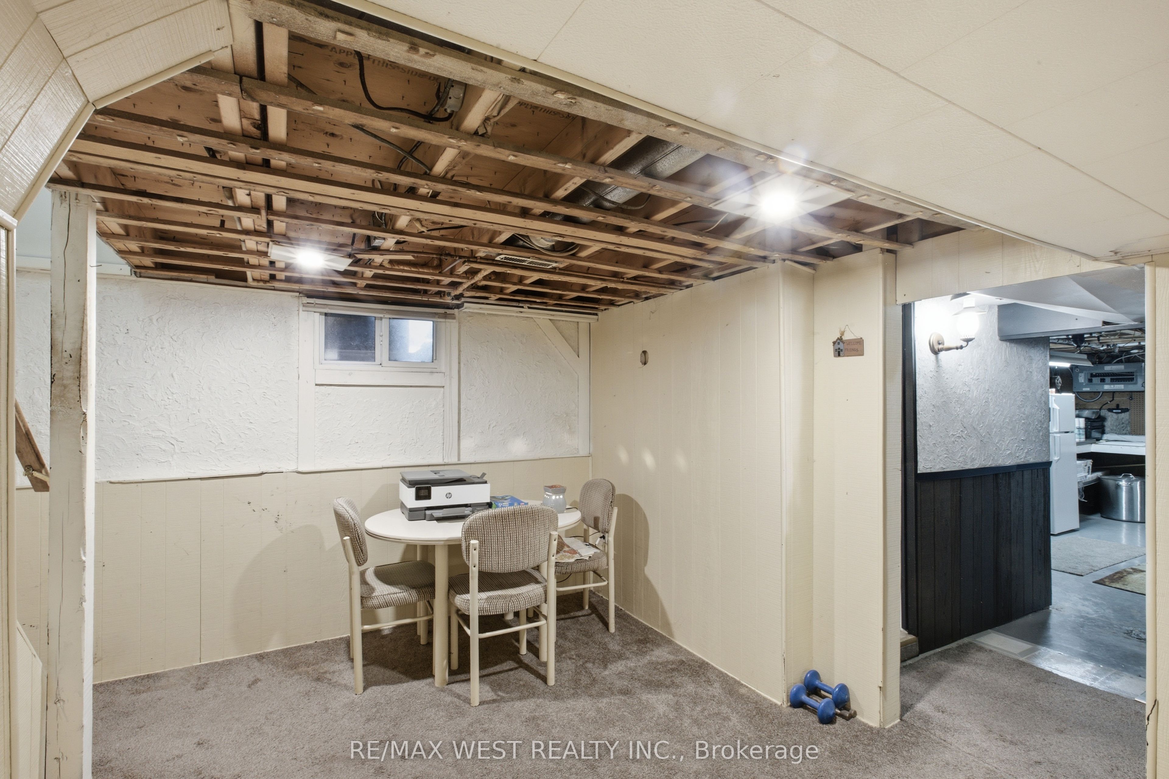 453 Leonard Avenue Property Photo 21