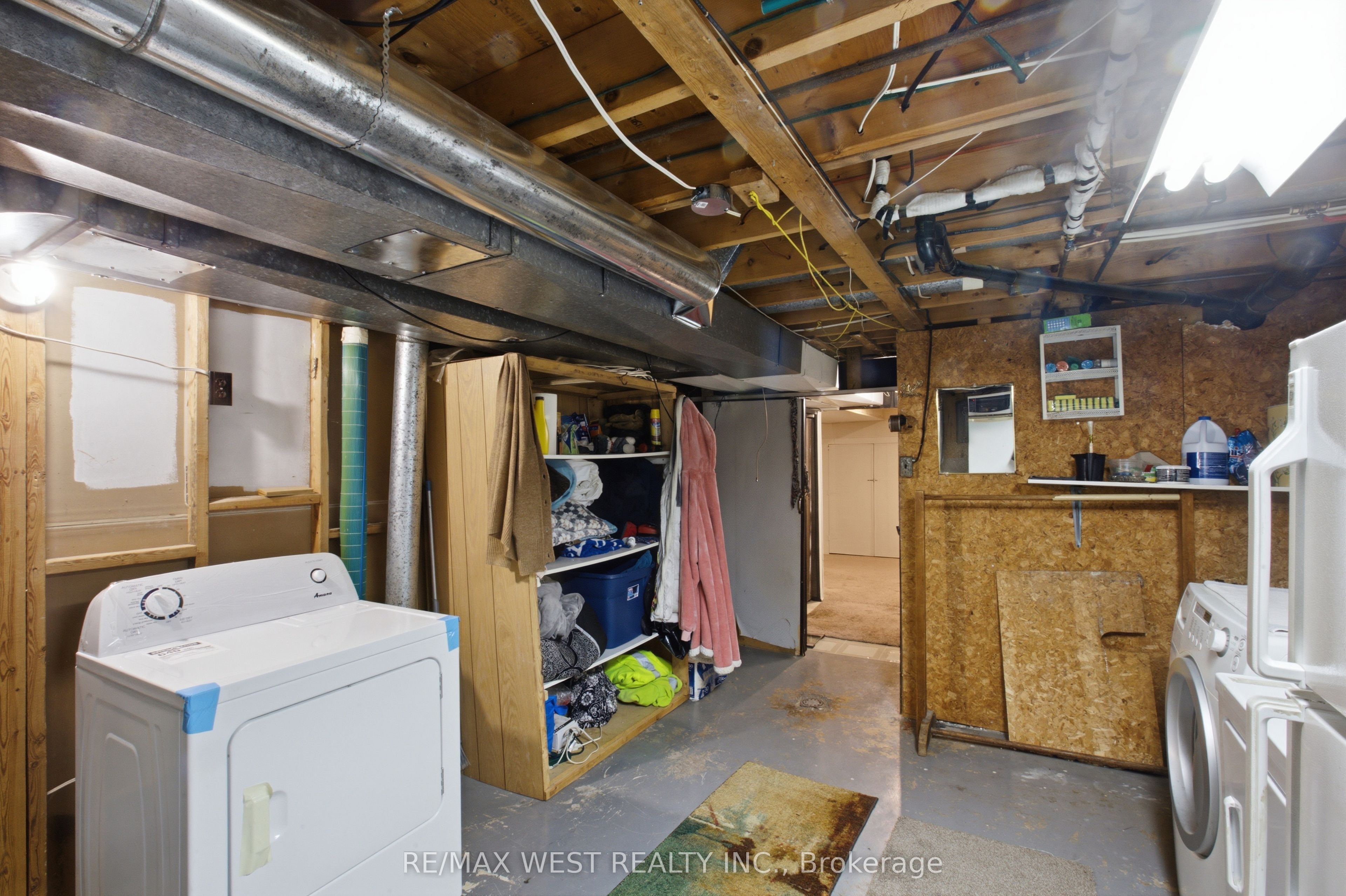 453 Leonard Avenue Property Photo 25