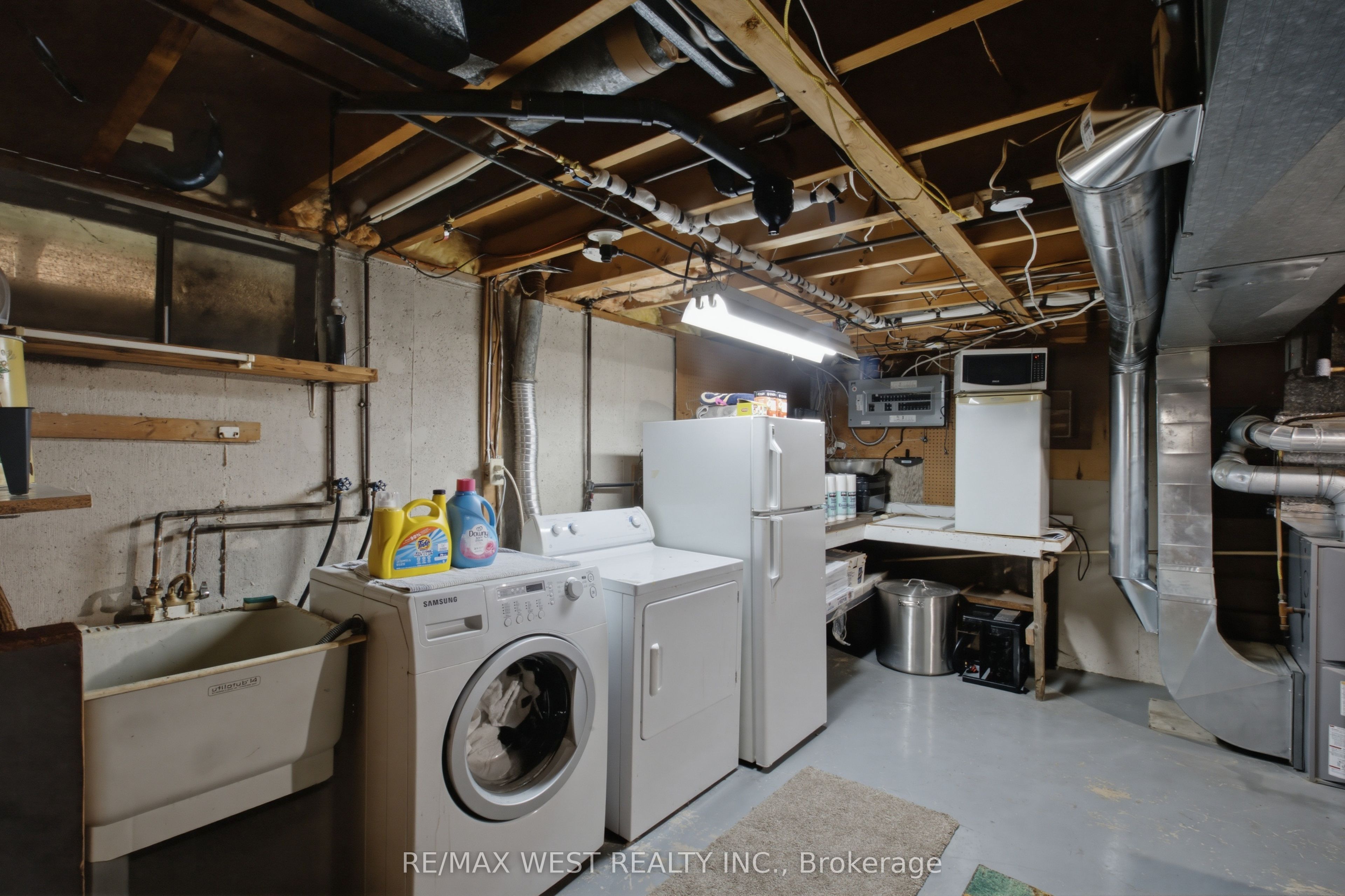 453 Leonard Avenue Property Photo 26