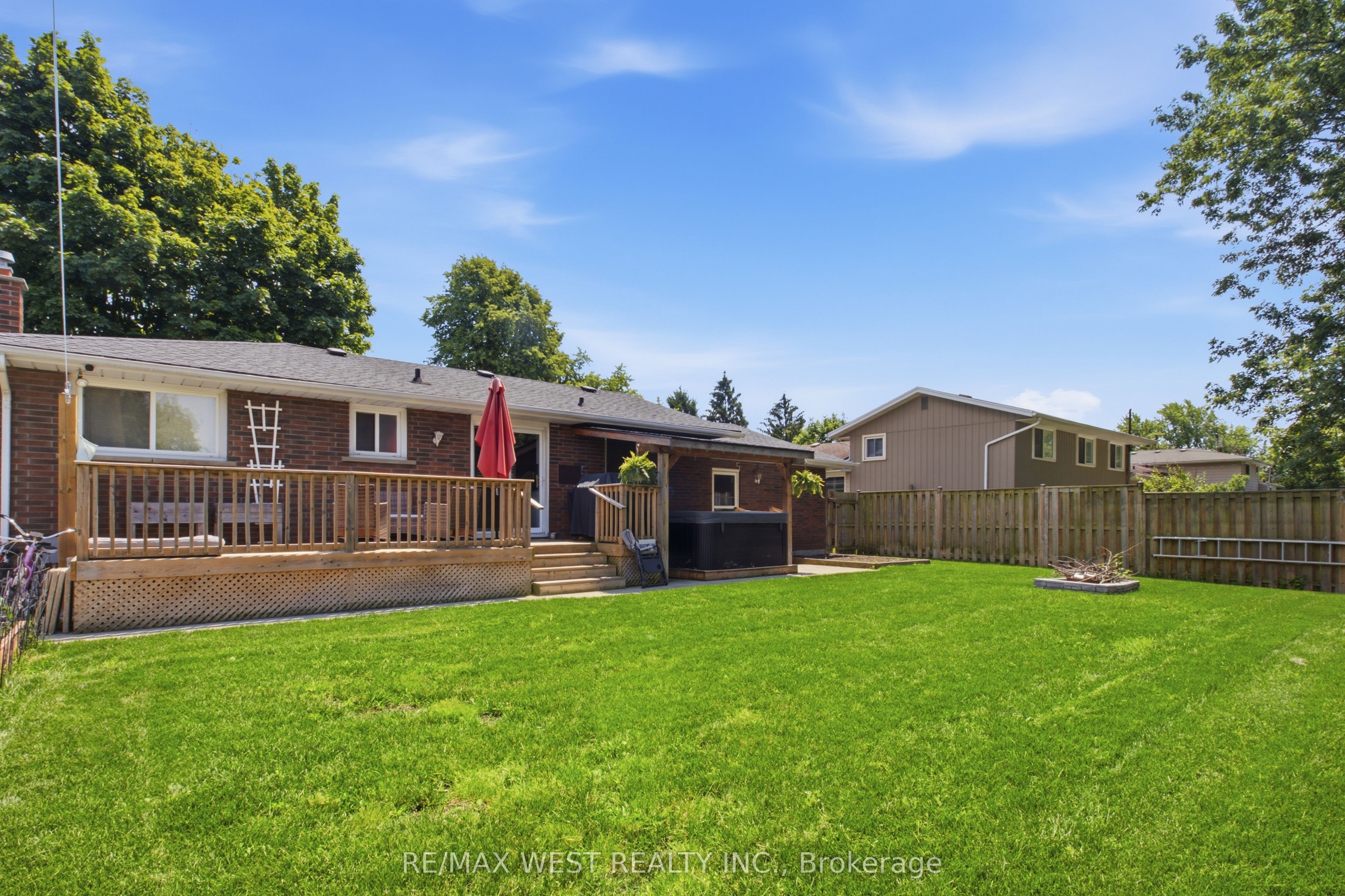 453 Leonard Avenue Property Photo 30