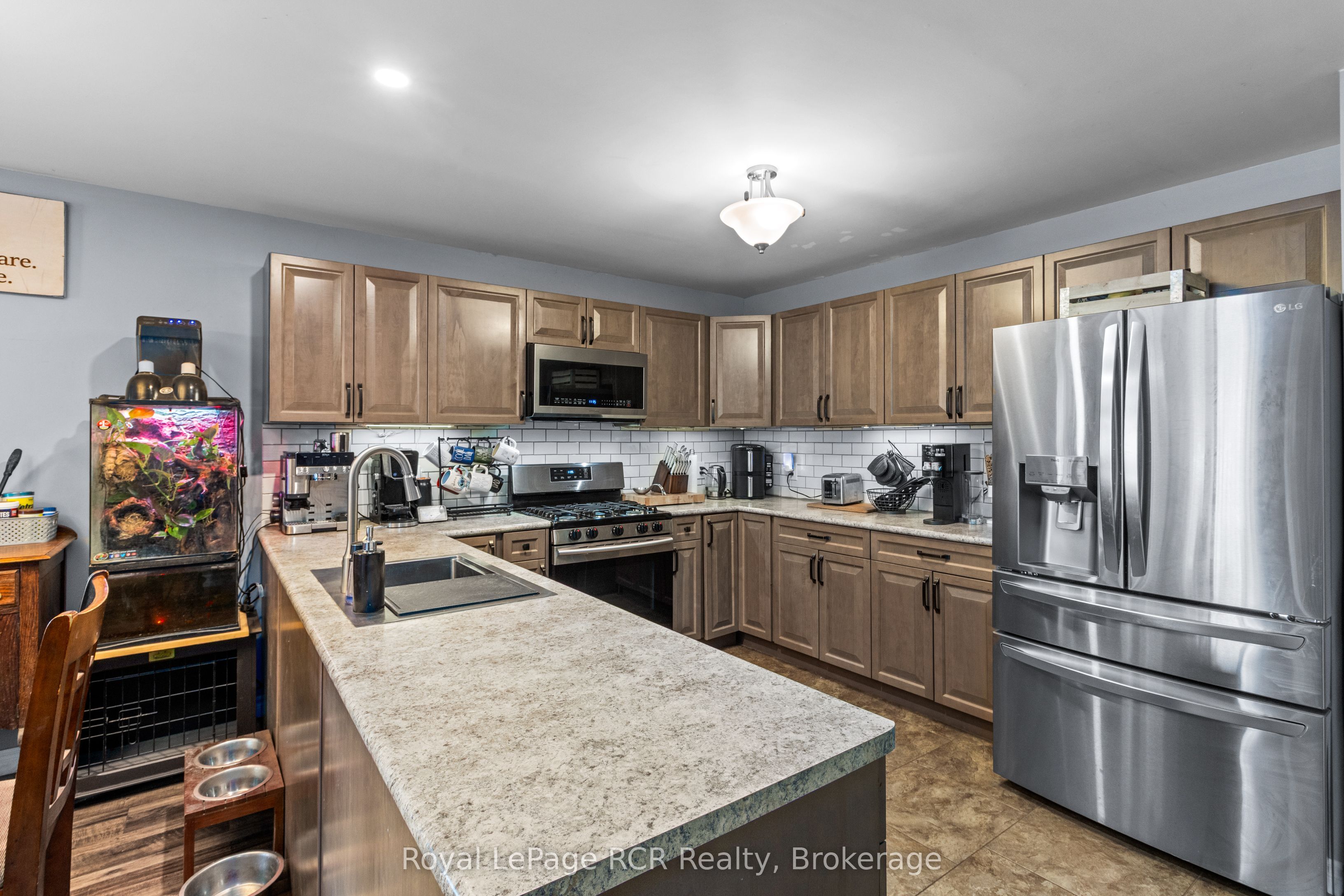 724 Elgin Street Property Photo 5
