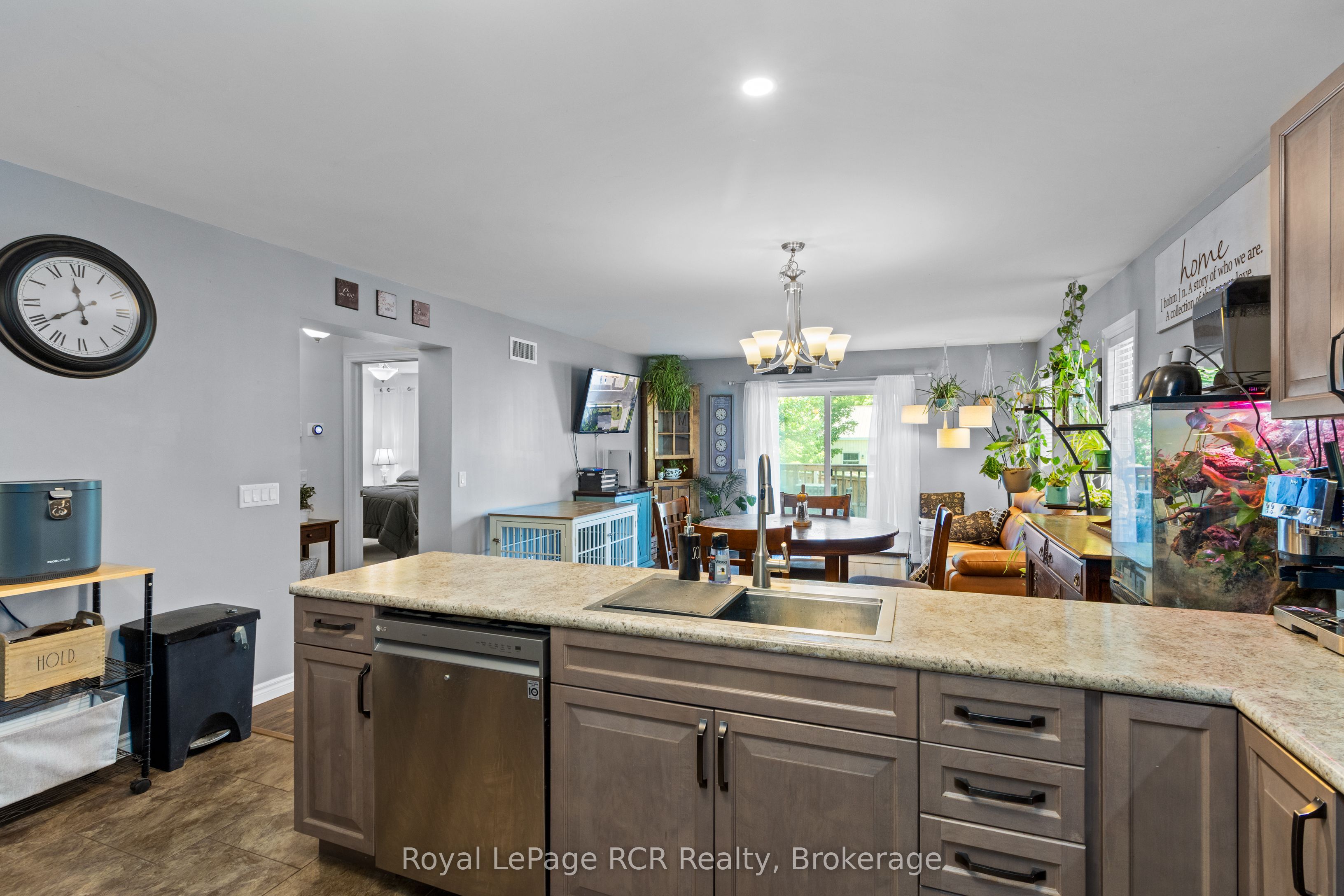 724 Elgin Street Property Photo 7