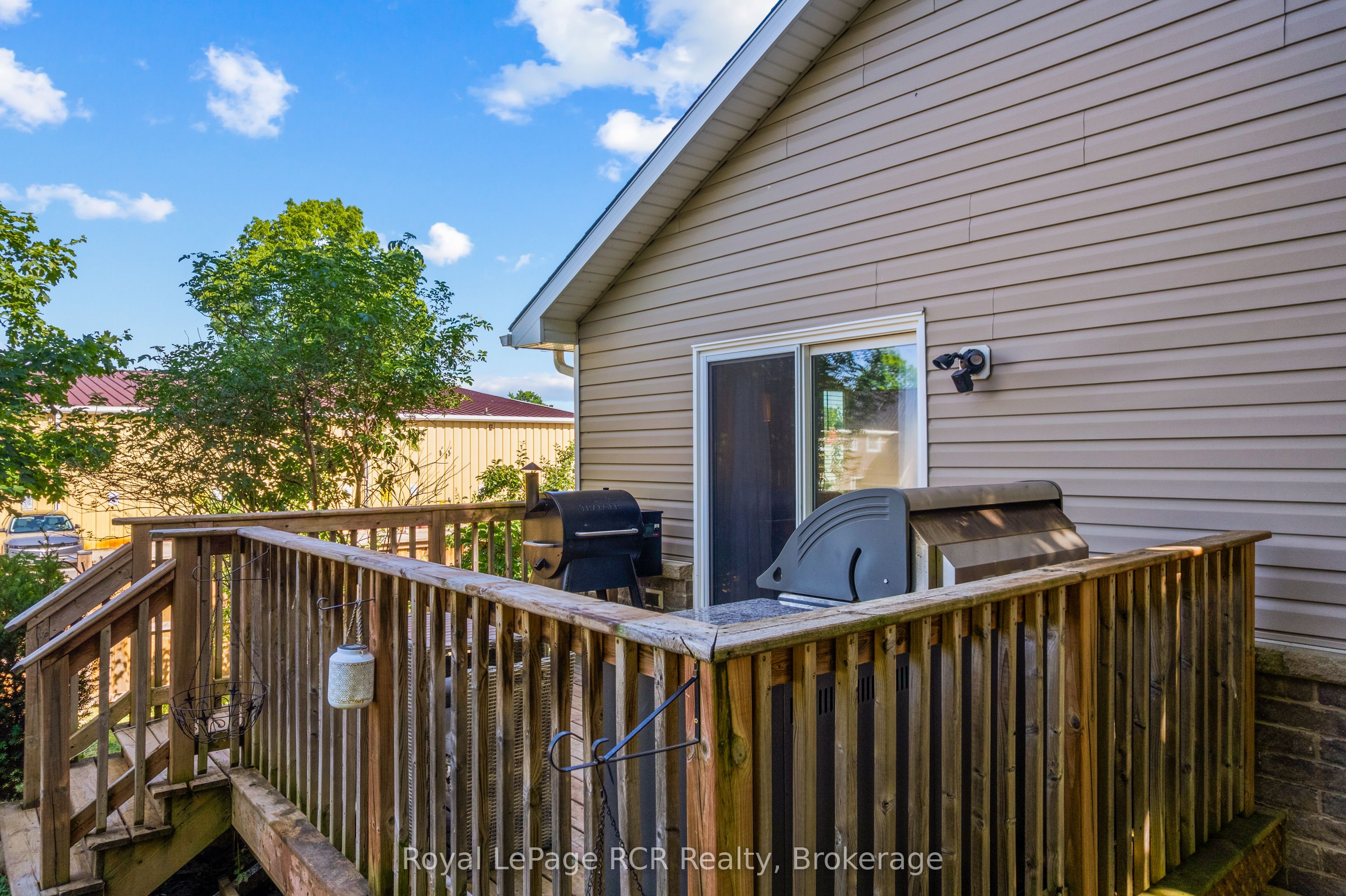 724 Elgin Street Property Photo 8