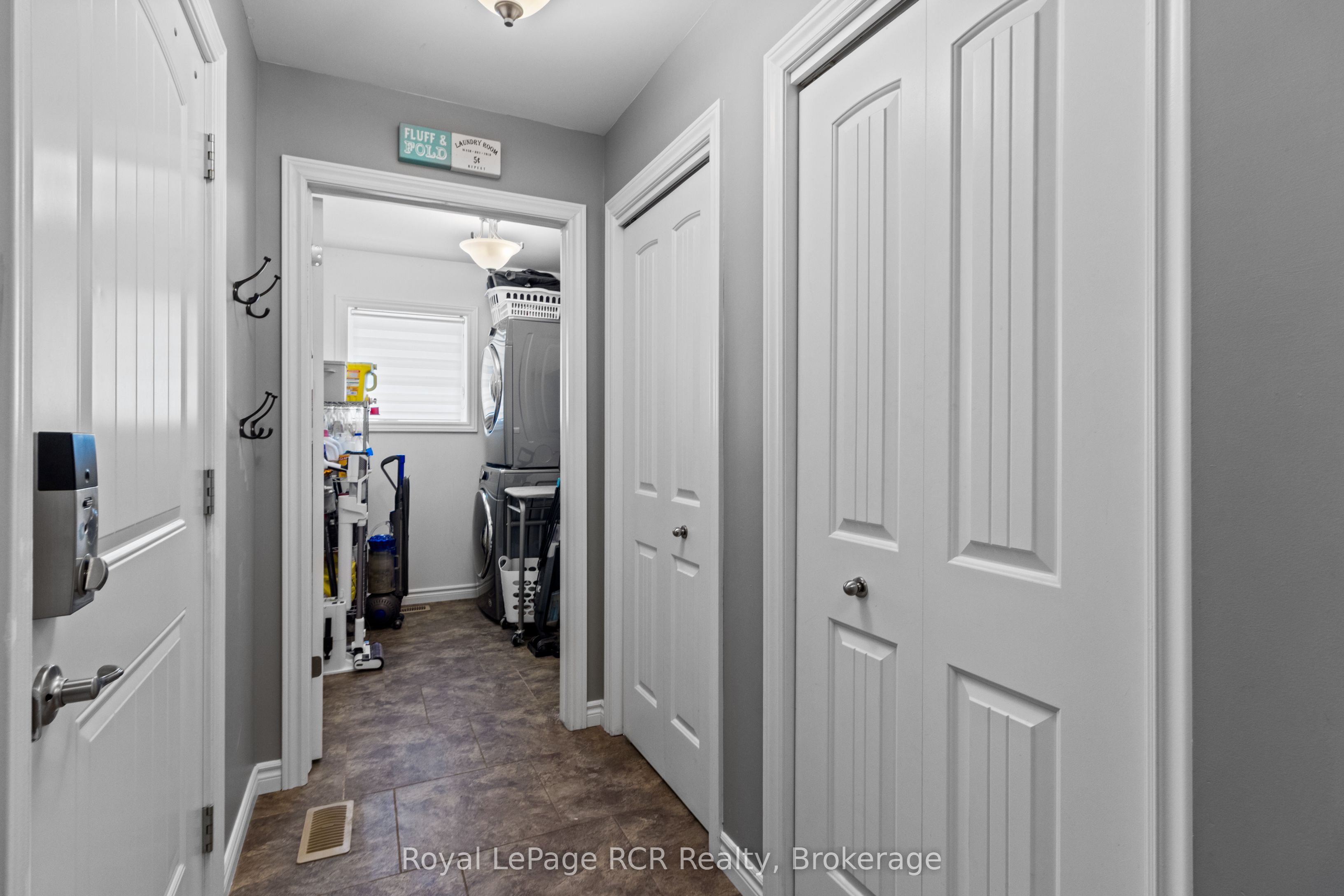 724 Elgin Street Property Photo 25