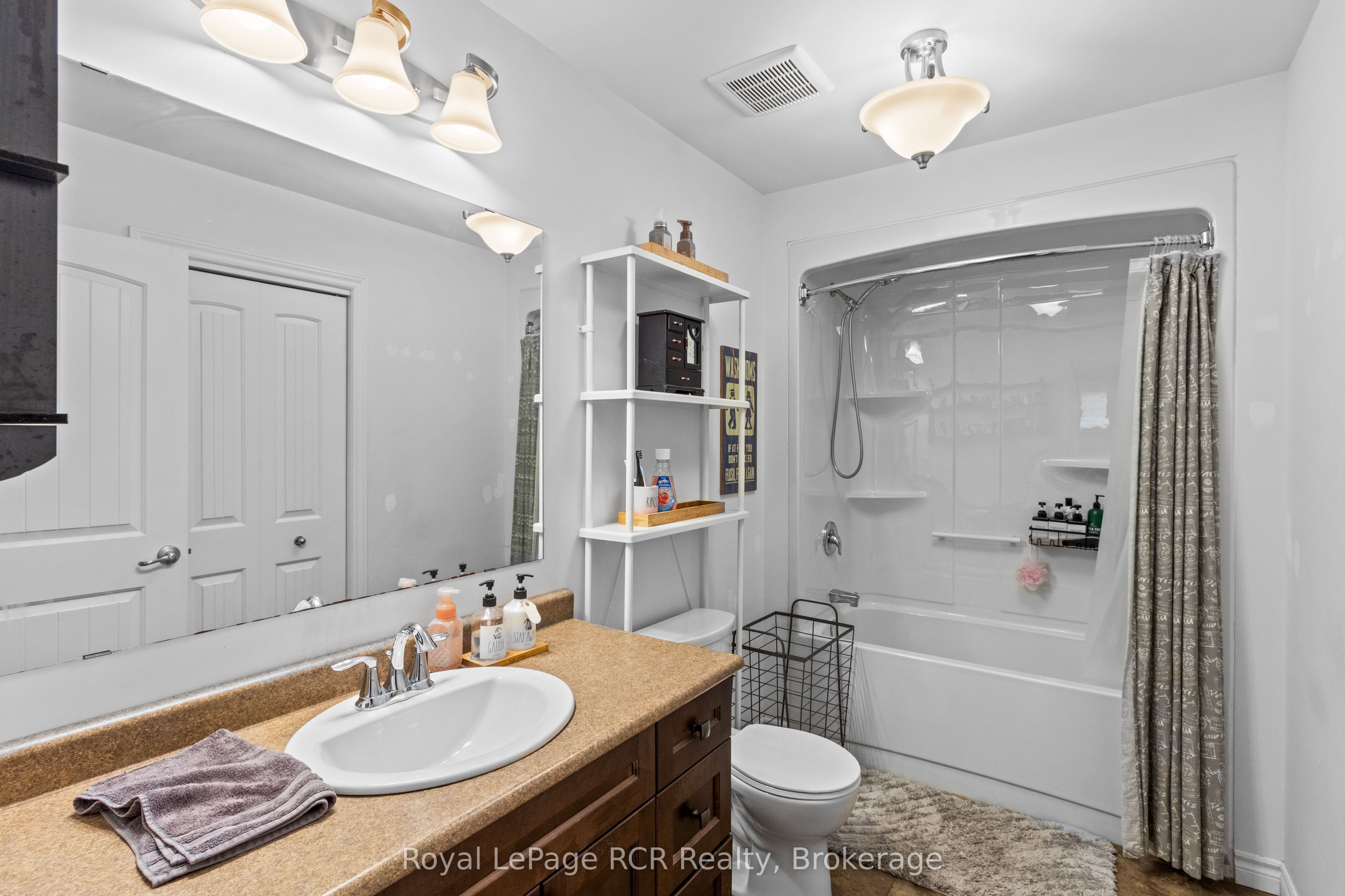 724 Elgin Street Property Photo 25
