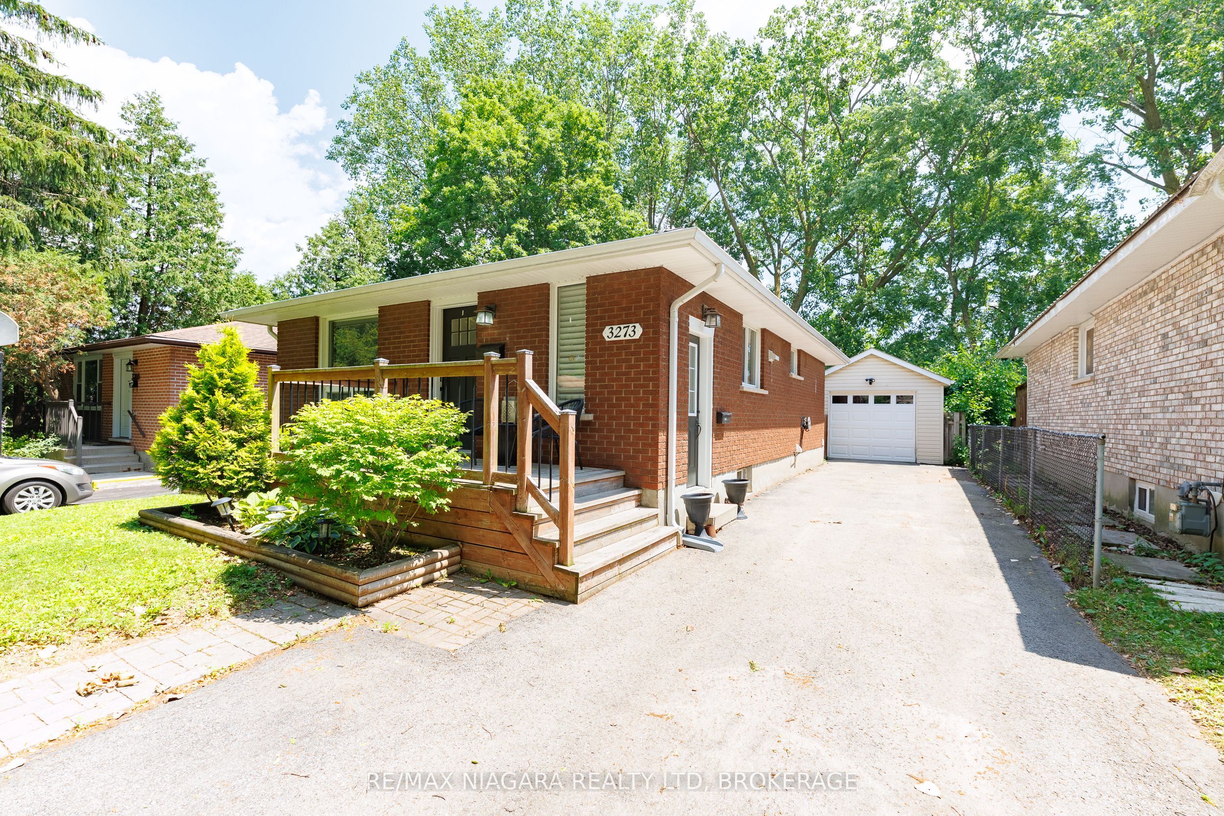 3273 Addison Avenue Property Photo 1