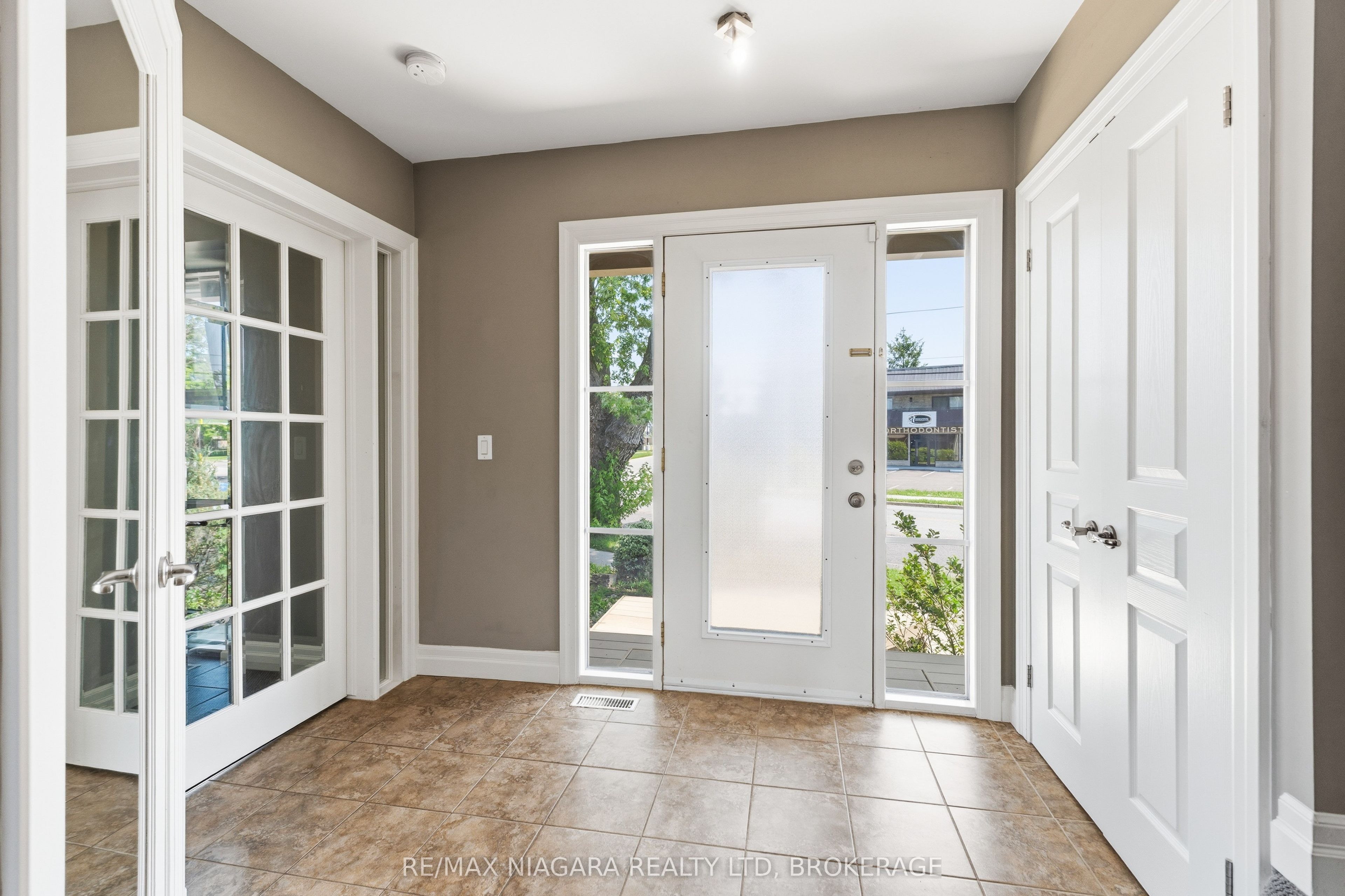 291 Vine Street Property Photo 3