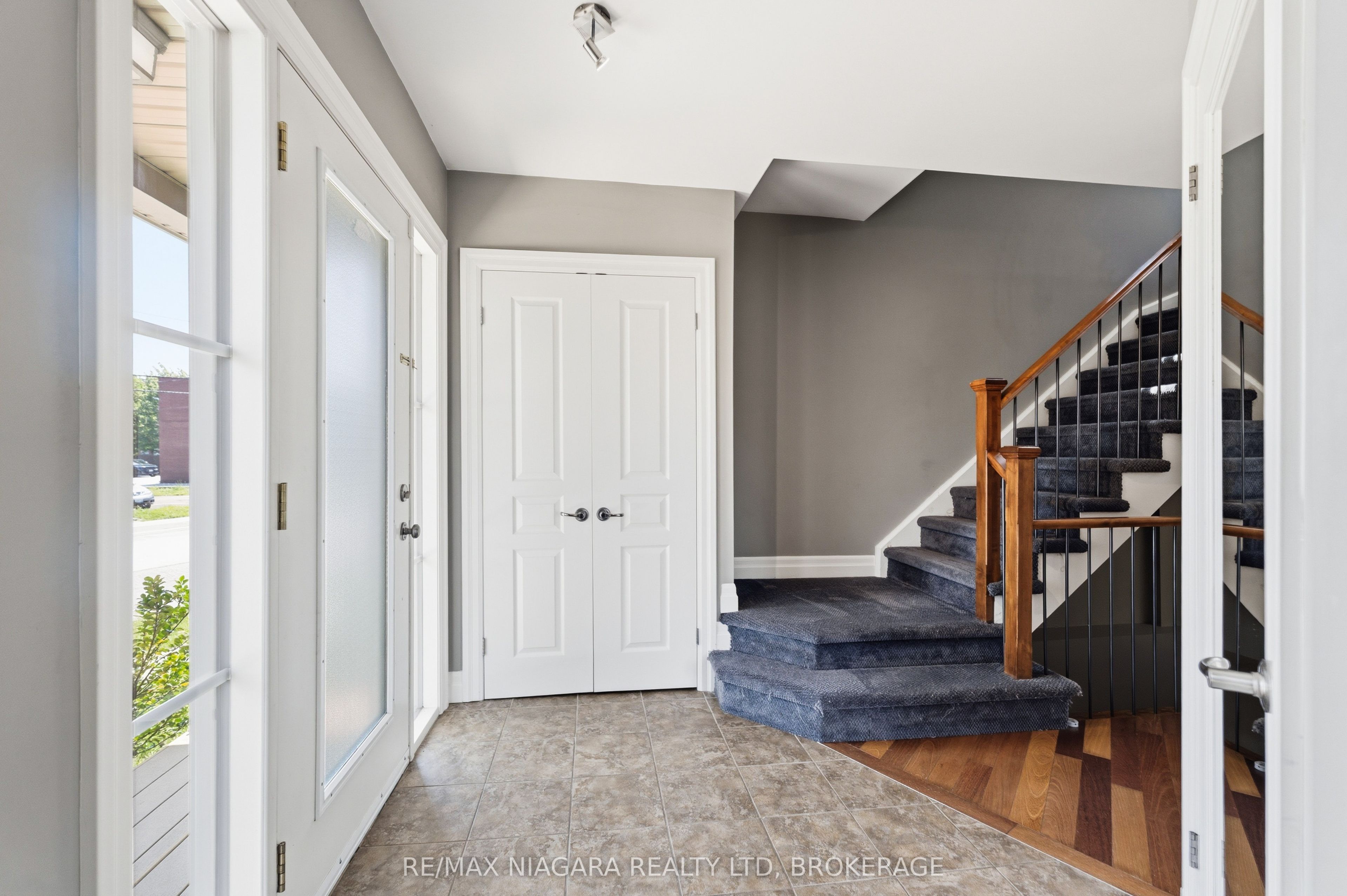 291 Vine Street Property Photo 4
