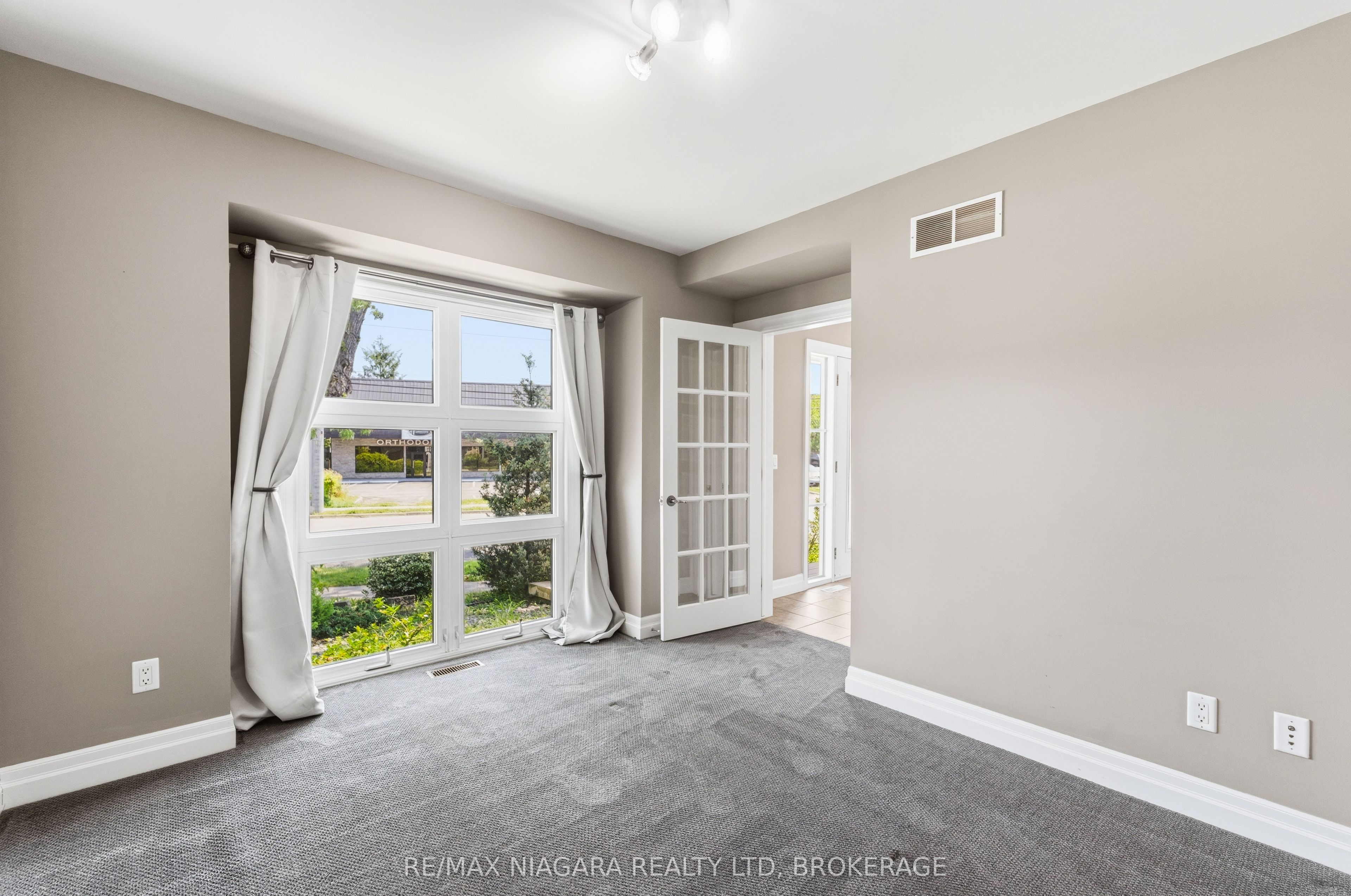 291 Vine Street Property Photo 6