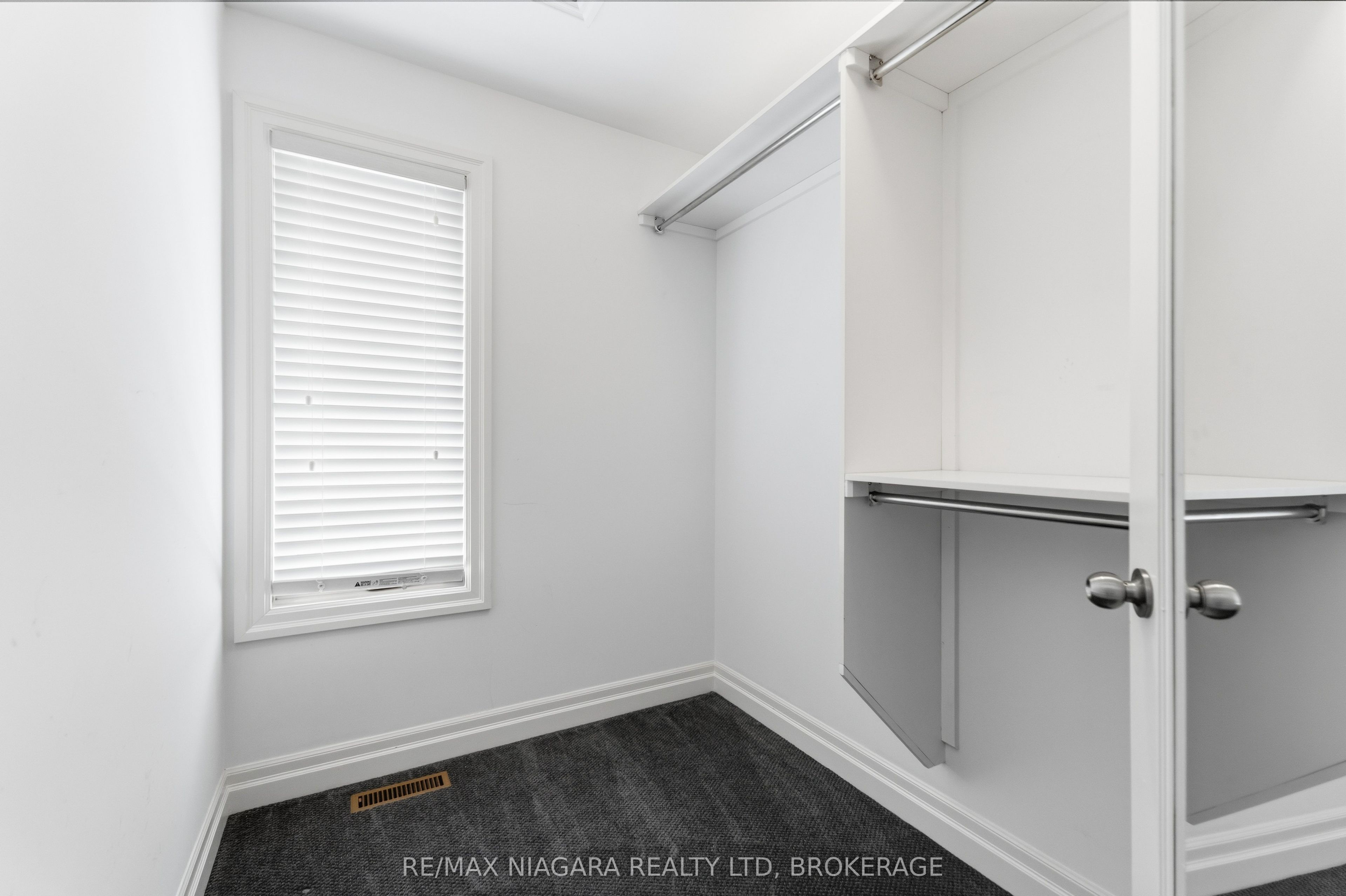291 Vine Street Property Photo 25