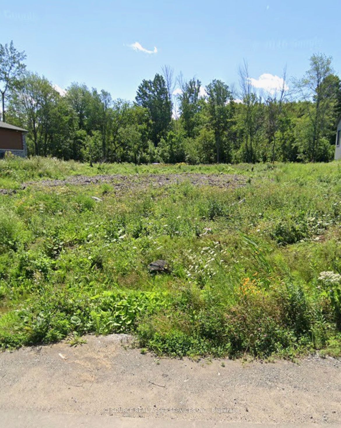 527 Shoreway Drive Property Photo 1