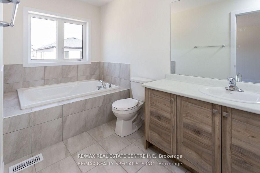 16 Monteith Drive S Property Photo 15