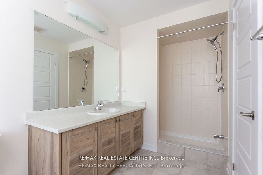 16 Monteith Drive S Property Photo 16