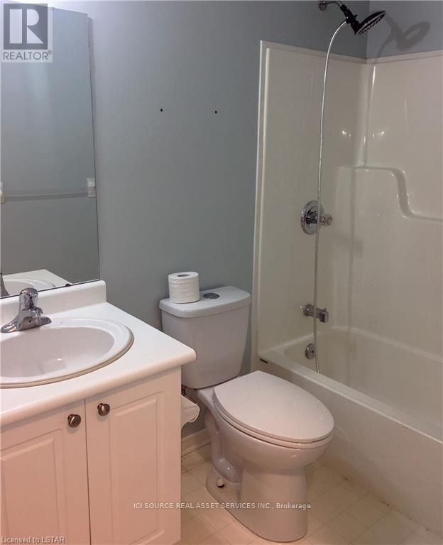 205 North Centre Road 7 Property Photo 10