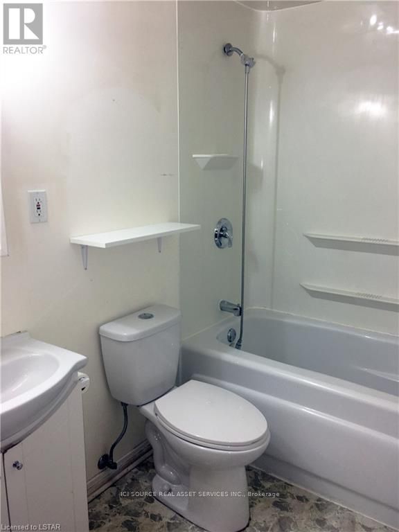 205 North Centre Road 7 Property Photo 12