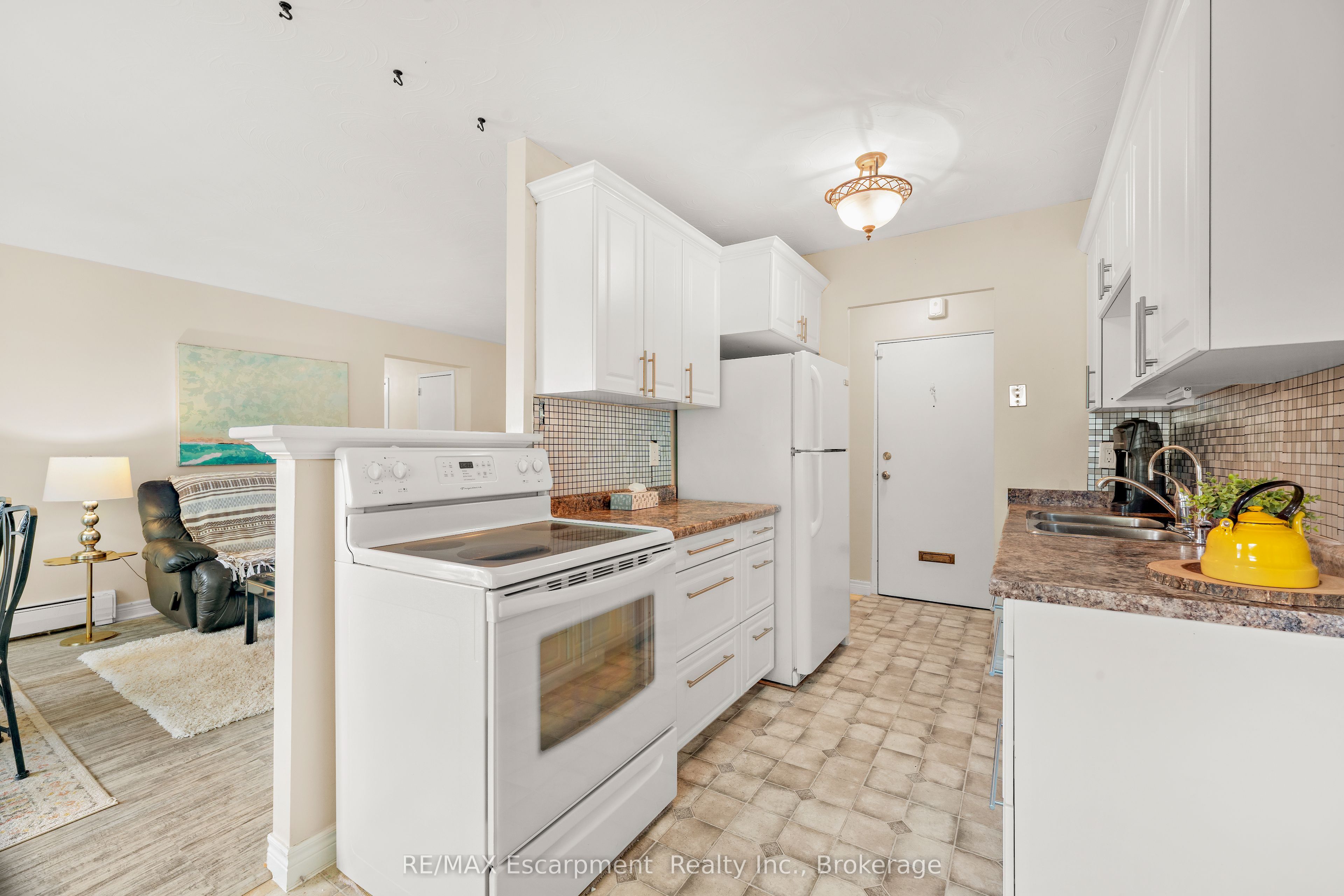 485 Thorold Road 203 Property Photo 7