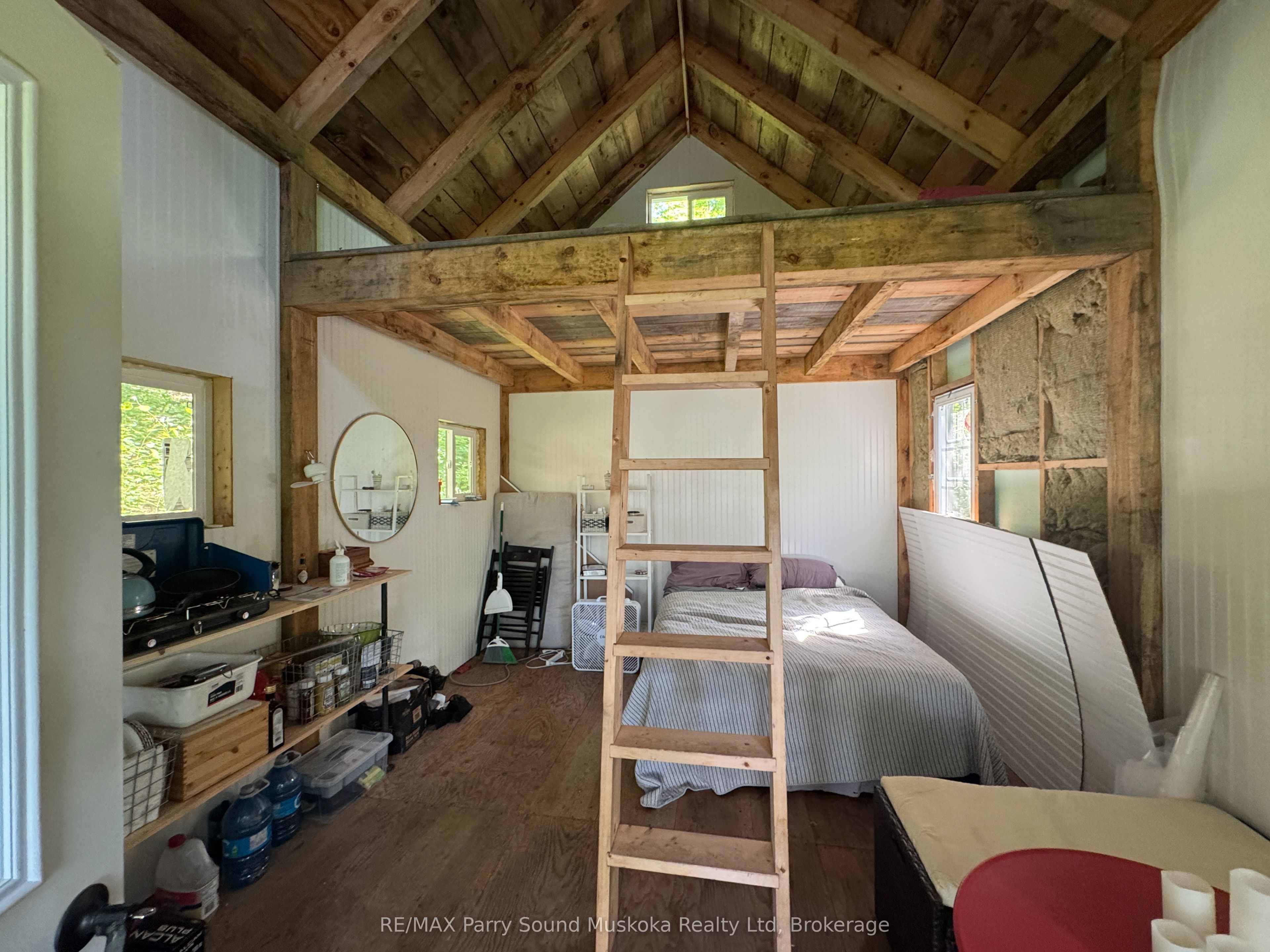 7 Bourbonnaise Island Property Photo 6