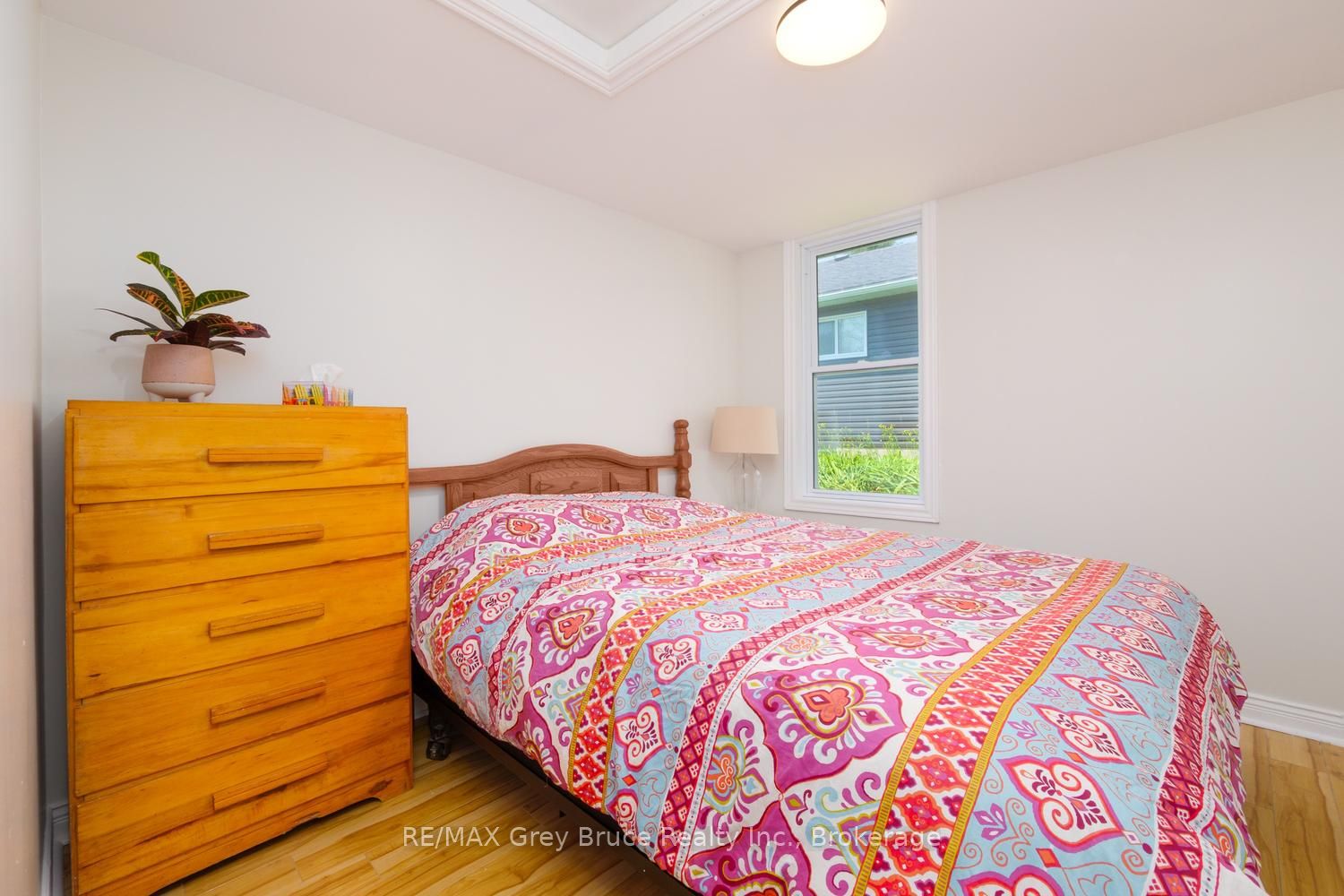 586 Dawson Street S Property Photo 12