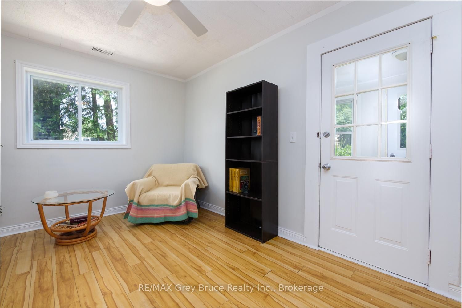 586 Dawson Street S Property Photo 15