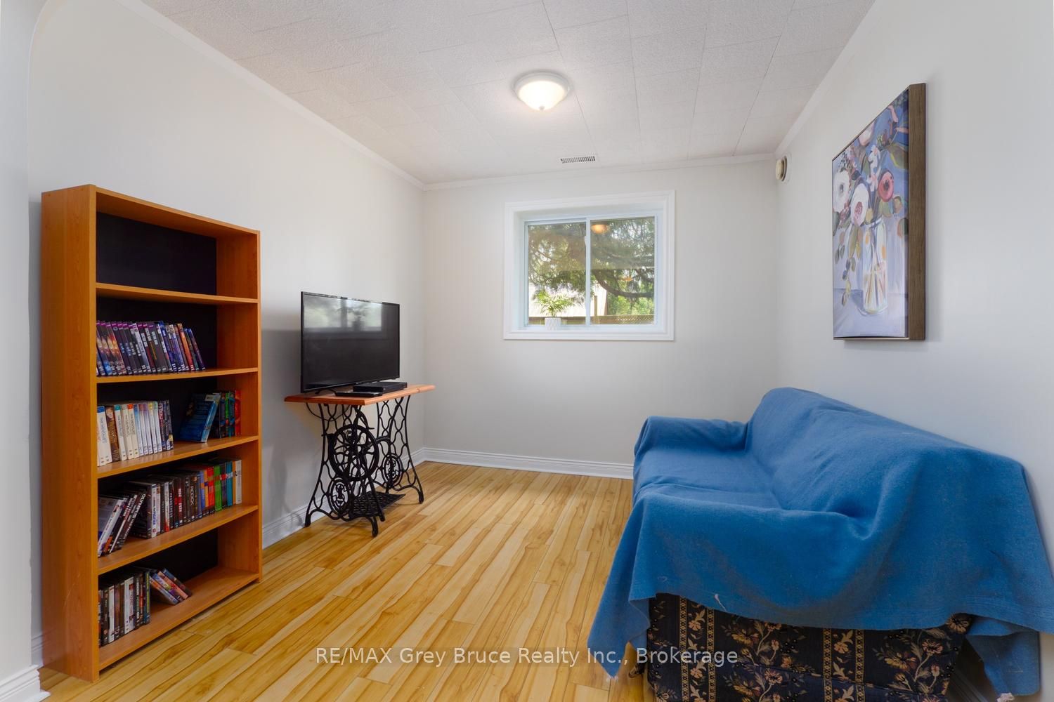586 Dawson Street S Property Photo 16