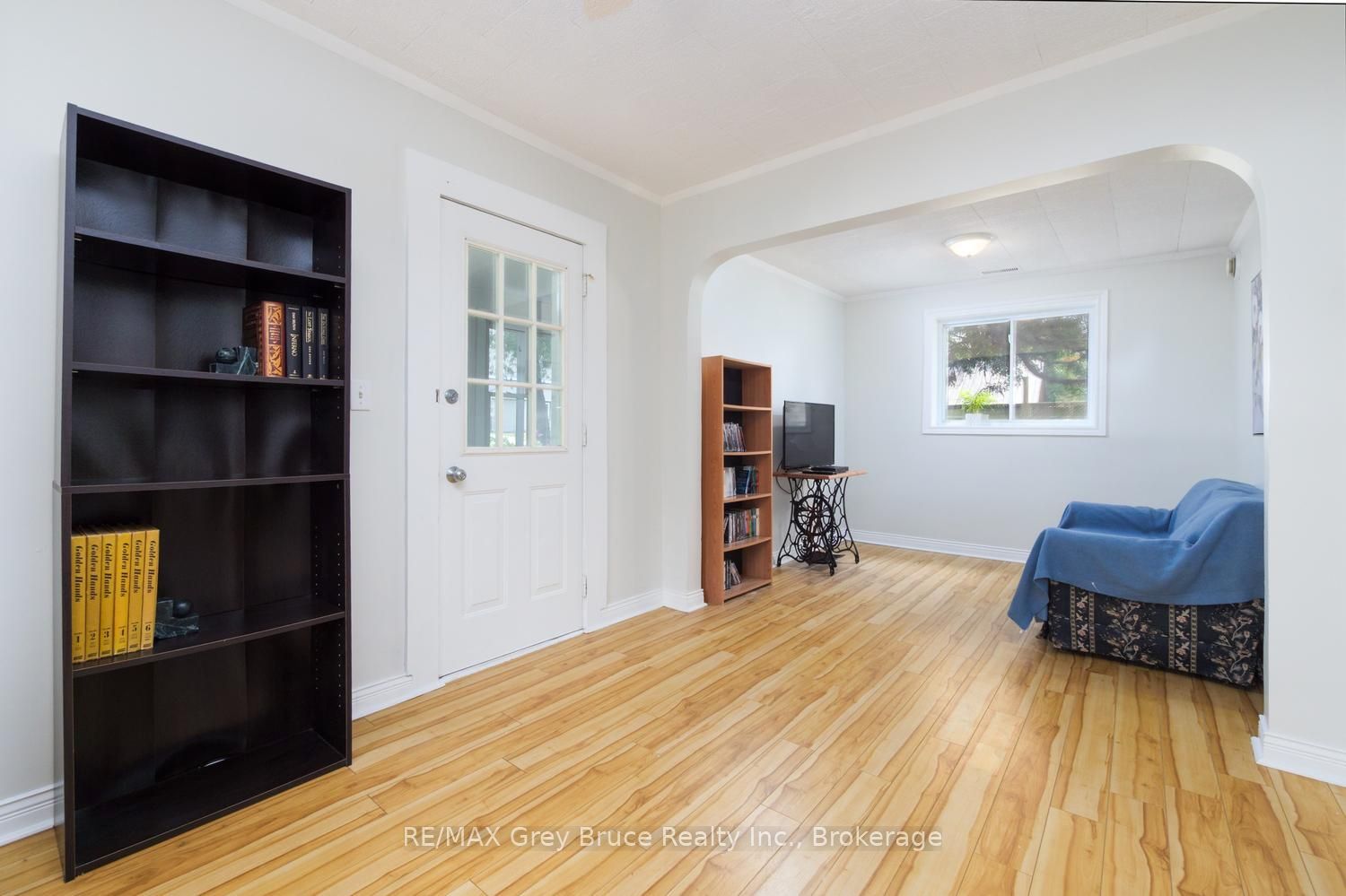 586 Dawson Street S Property Photo 17
