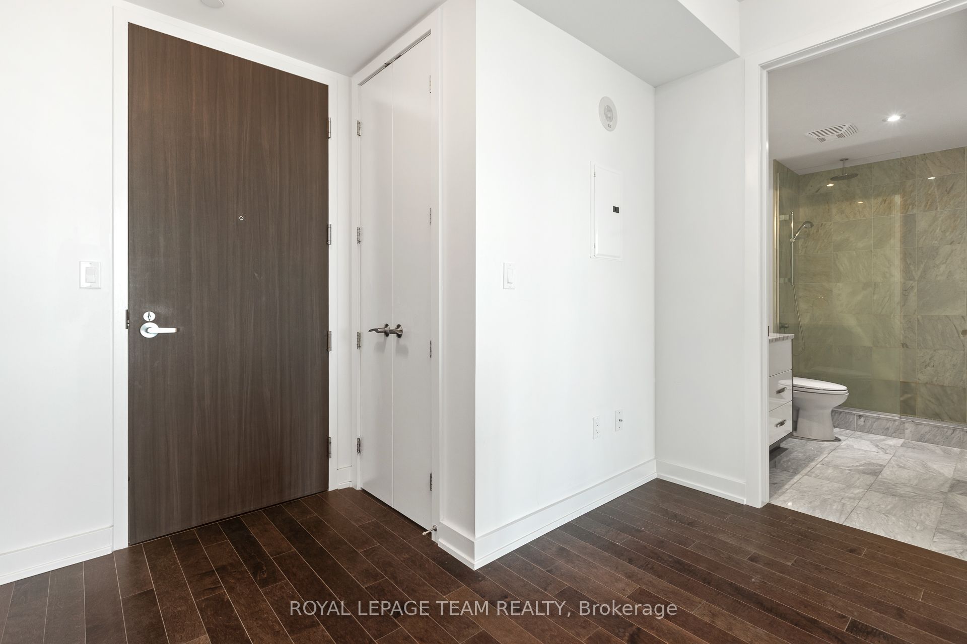 111 Champagne Avenue S 1506 Property Photo 6