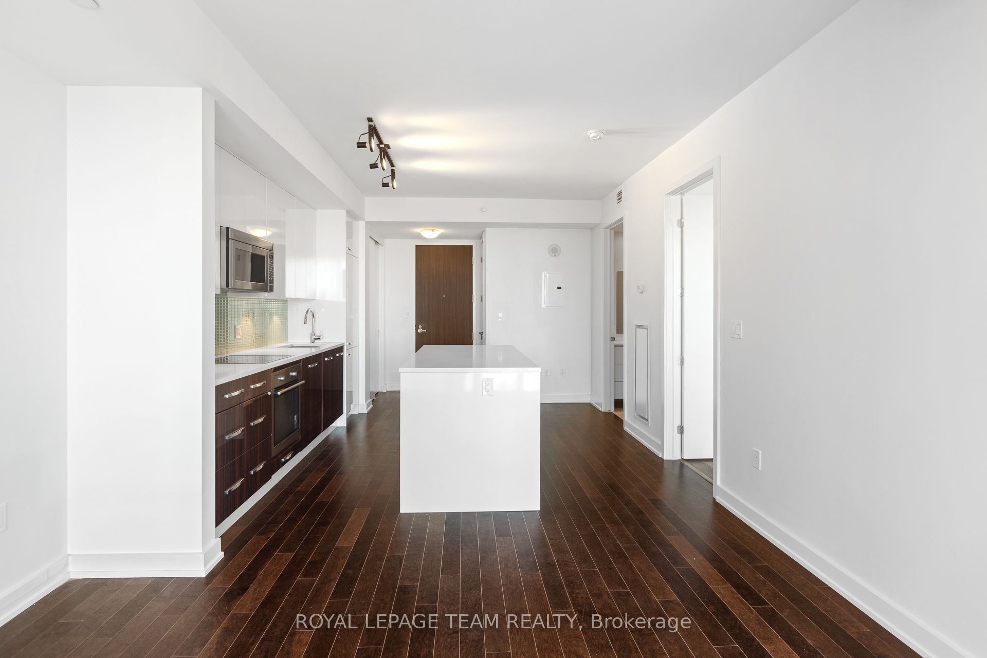 111 Champagne Avenue S 1506 Property Photo 10