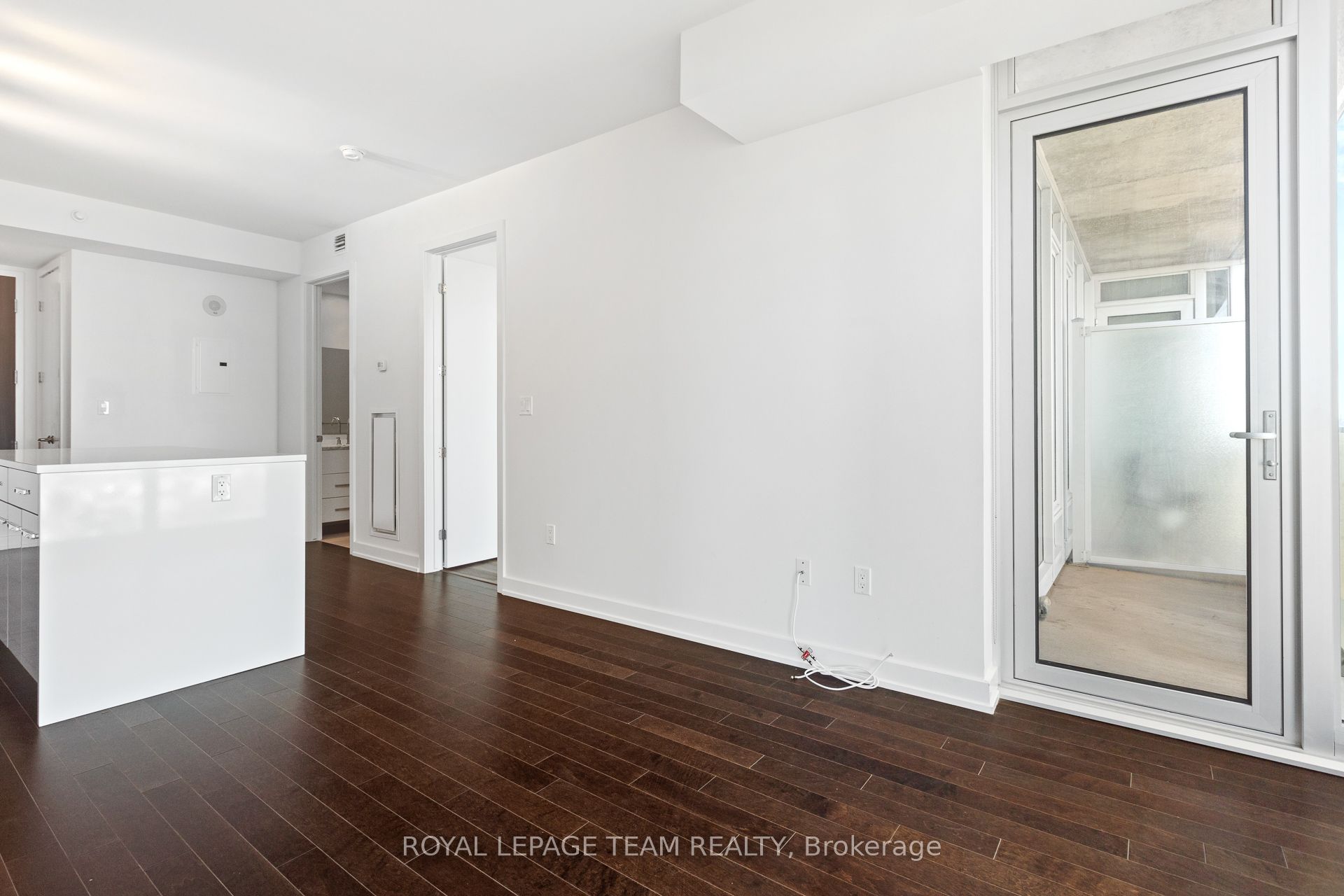 111 Champagne Avenue S 1506 Property Photo 16