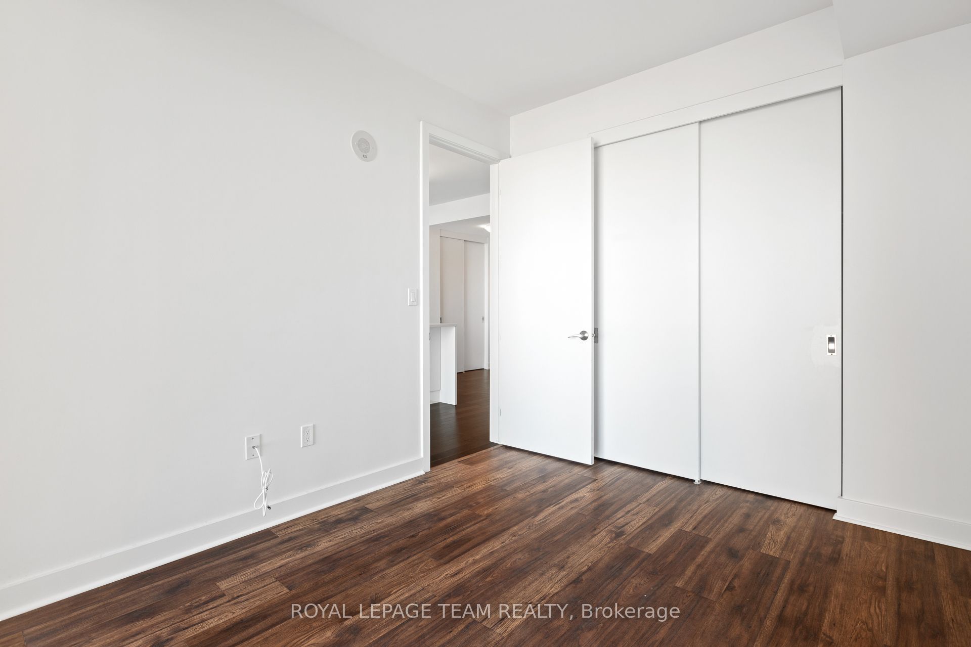 111 Champagne Avenue S 1506 Property Photo 21