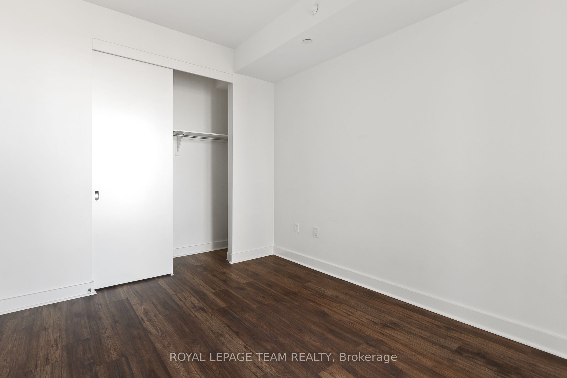 111 Champagne Avenue S 1506 Property Photo 22