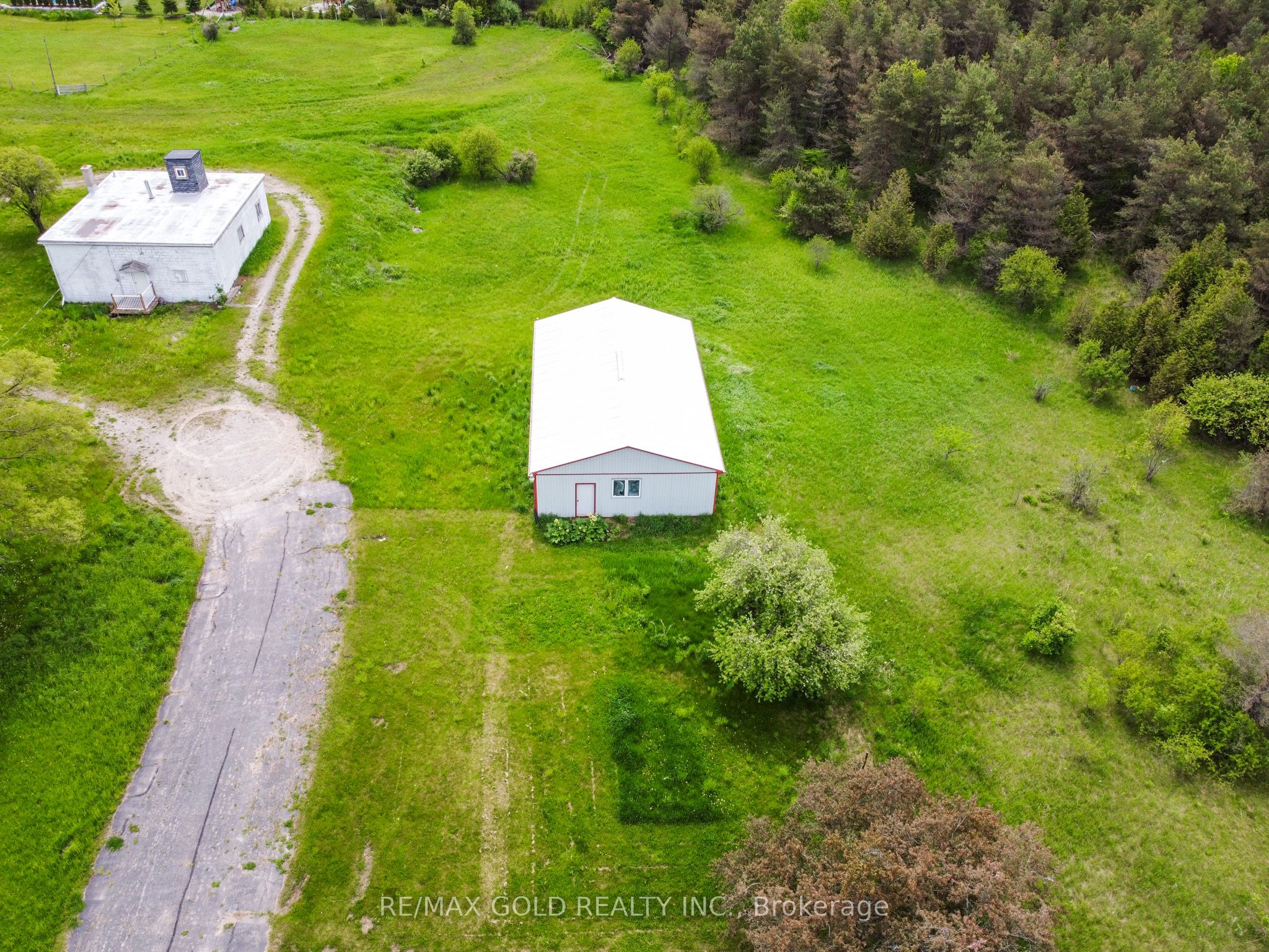 769 Stone Road E Property Photo 4