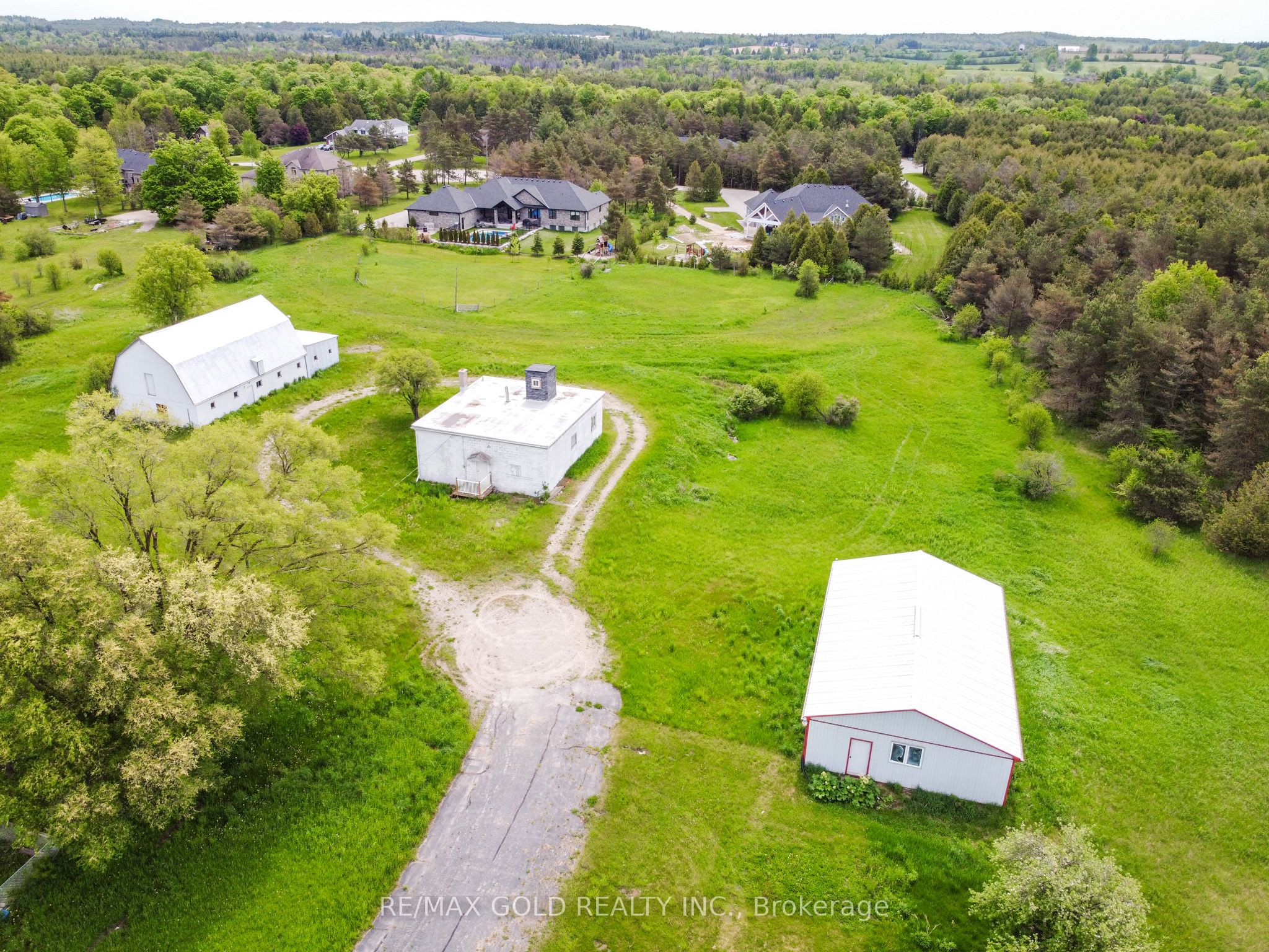 769 Stone Road E Property Photo 5