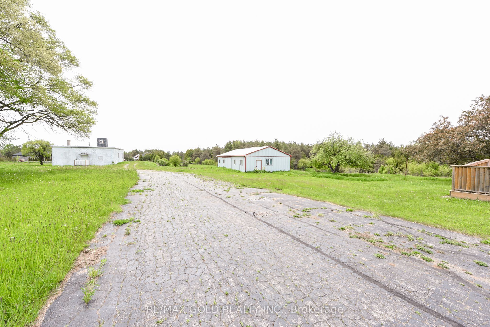 769 Stone Road E Property Photo 19