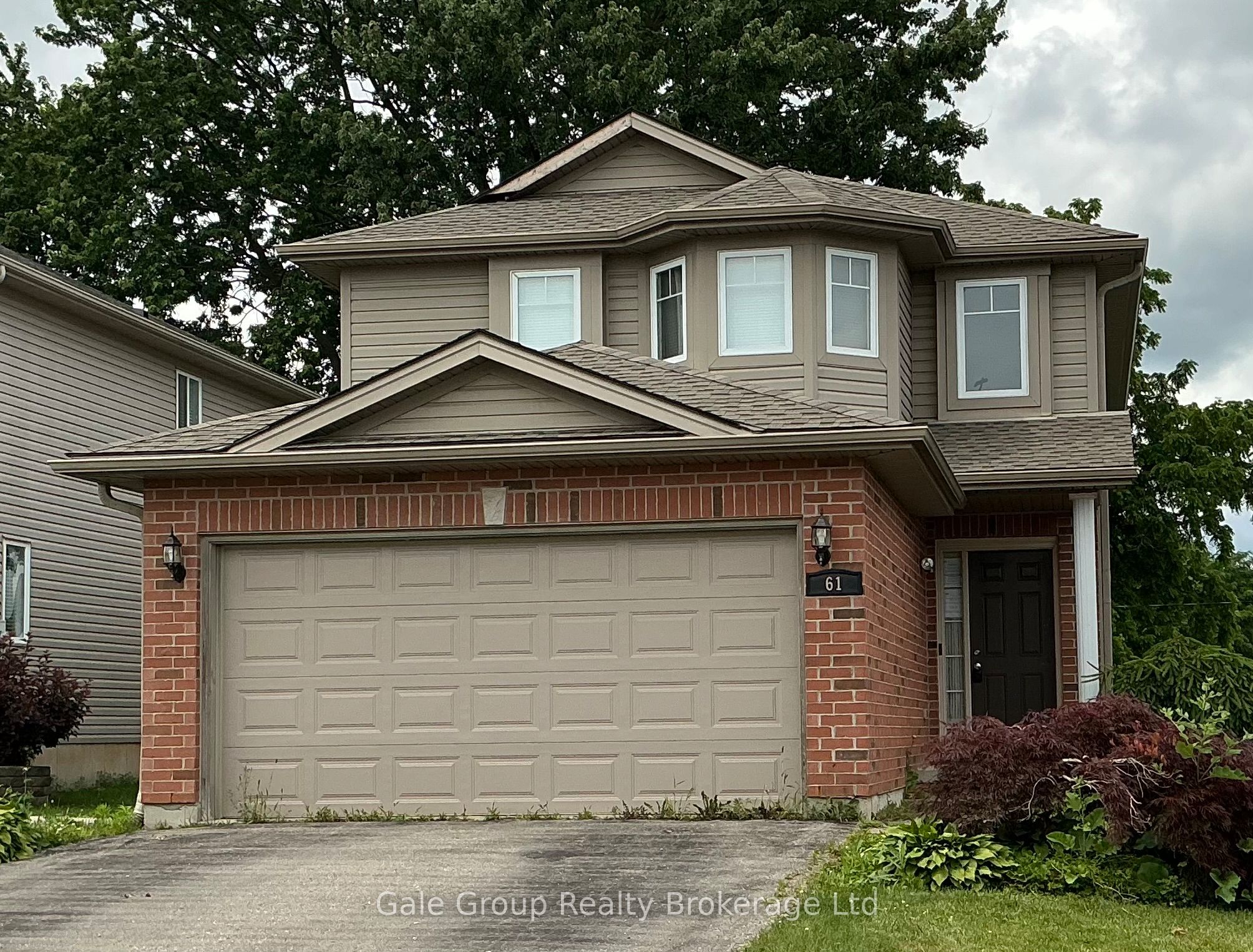 61 Kerr Crescent Property Photo 1