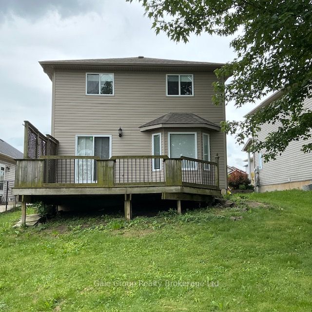 61 Kerr Crescent Property Photo 2
