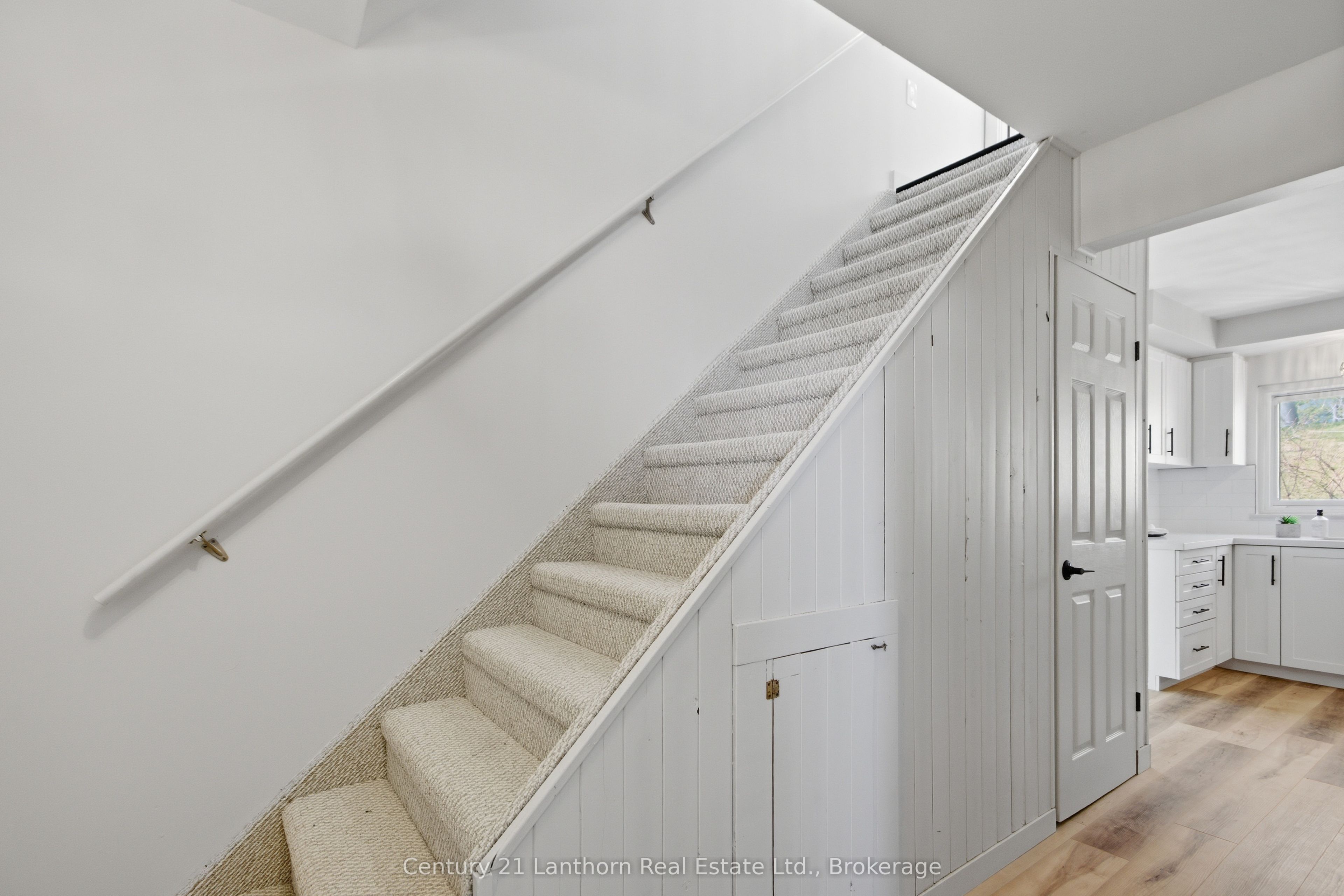 48 Wallbridge Crescent Property Photo 4