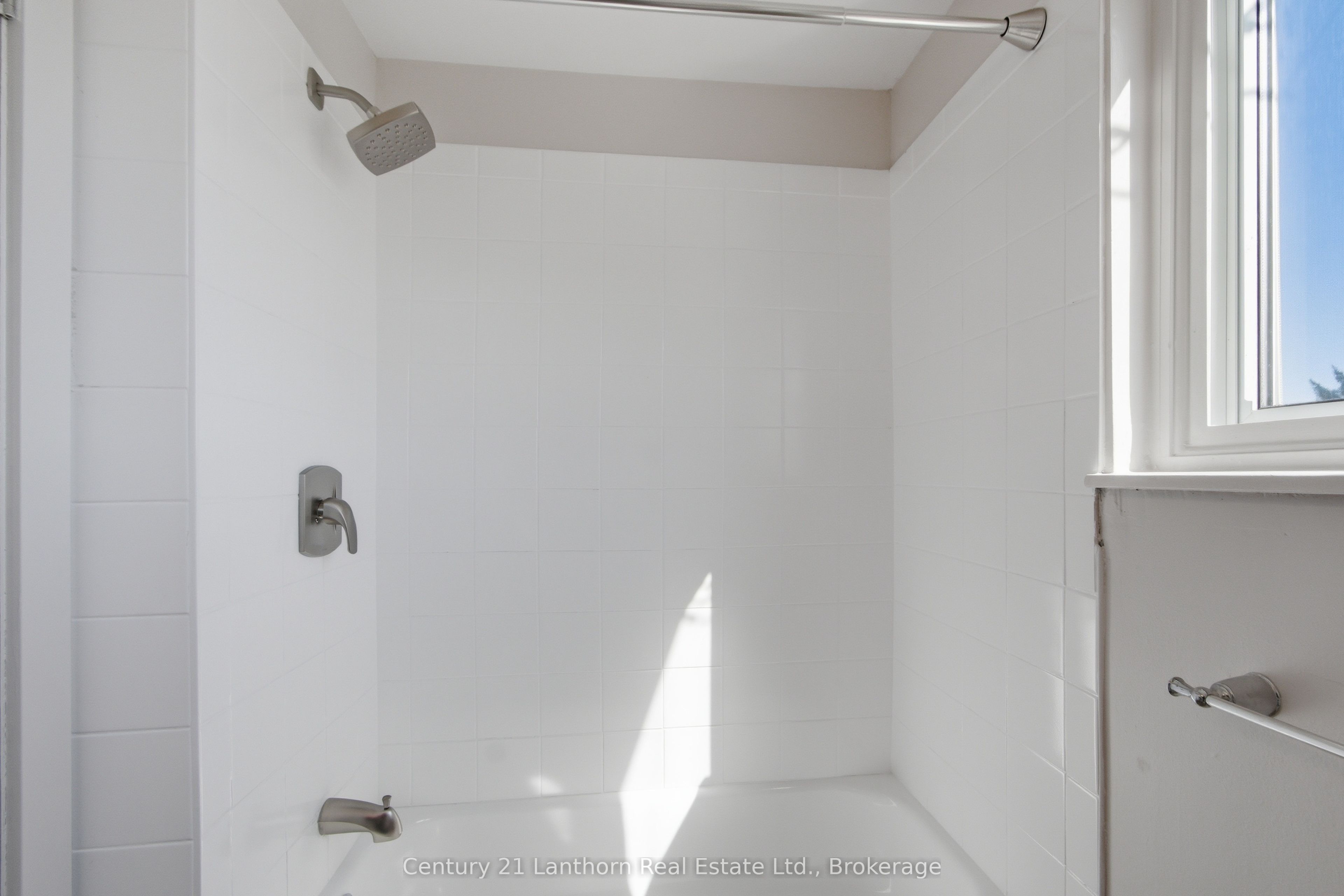48 Wallbridge Crescent Property Photo 24
