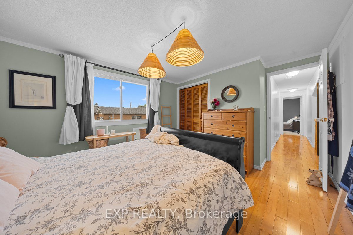 396 Hatfield Crescent Property Photo 17
