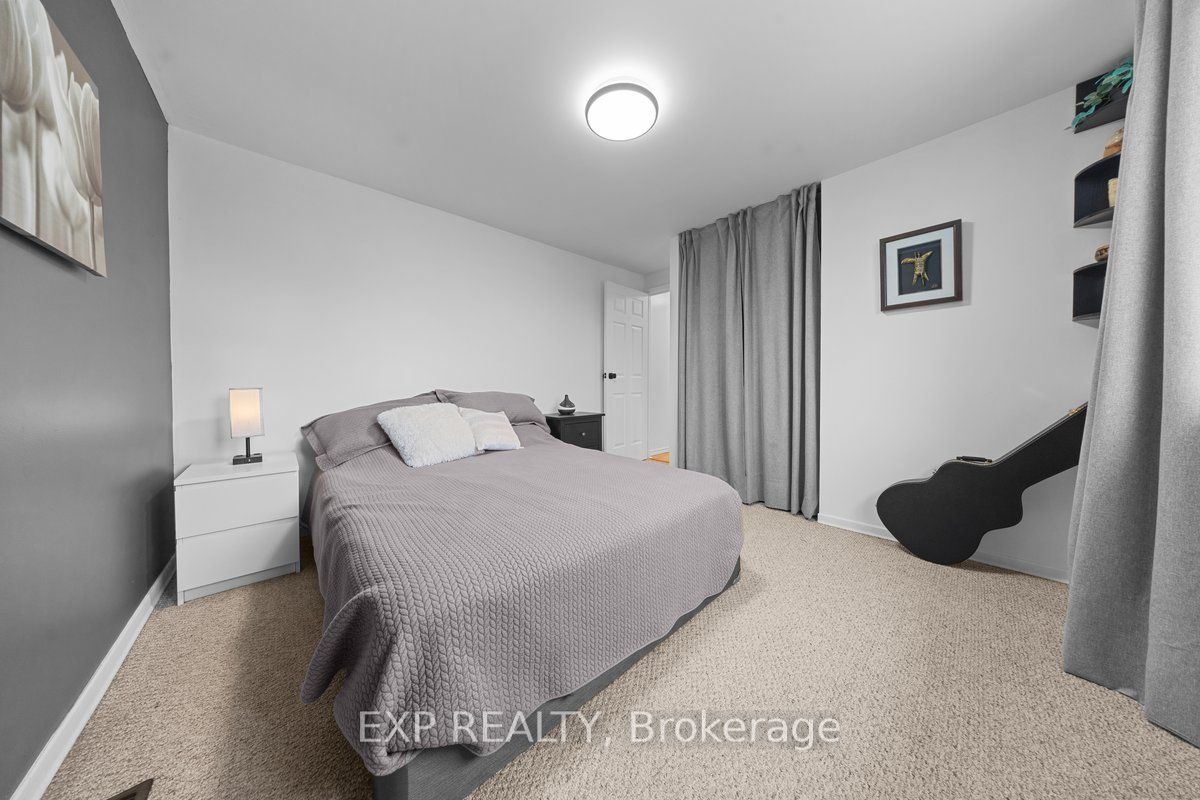 396 Hatfield Crescent Property Photo 19