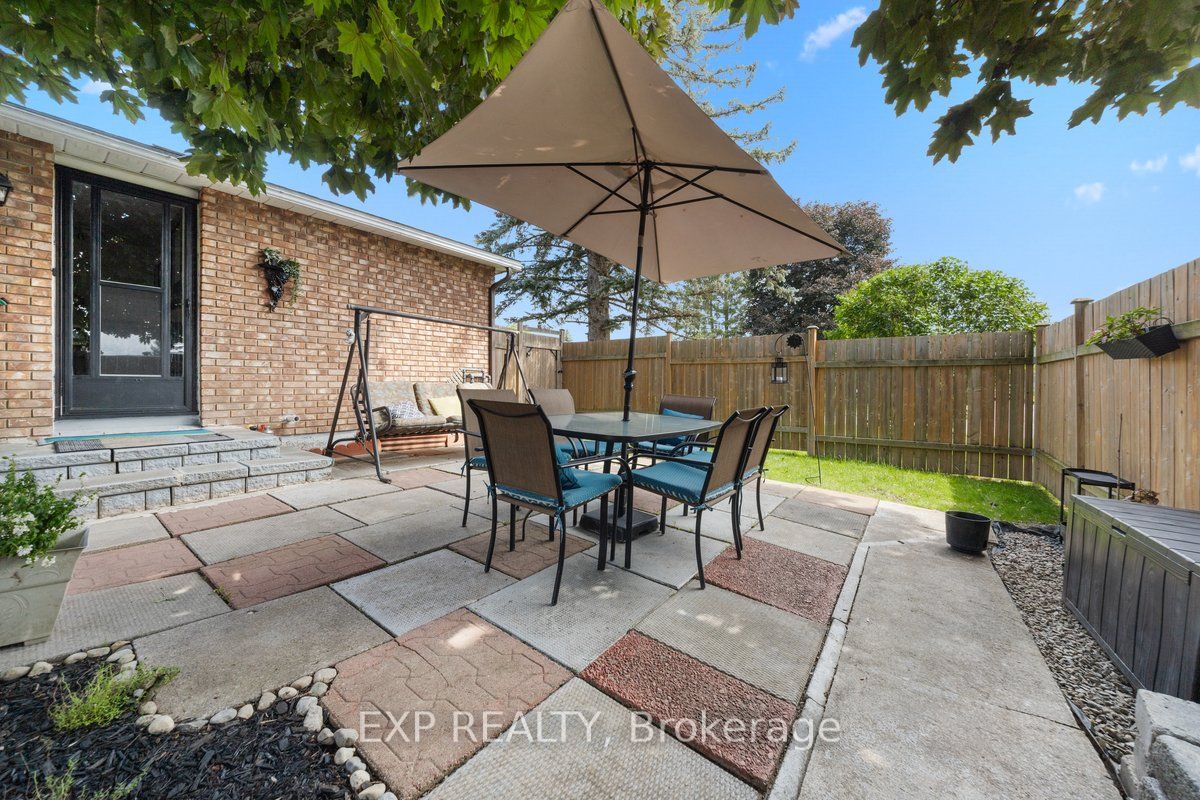 396 Hatfield Crescent Property Photo 28
