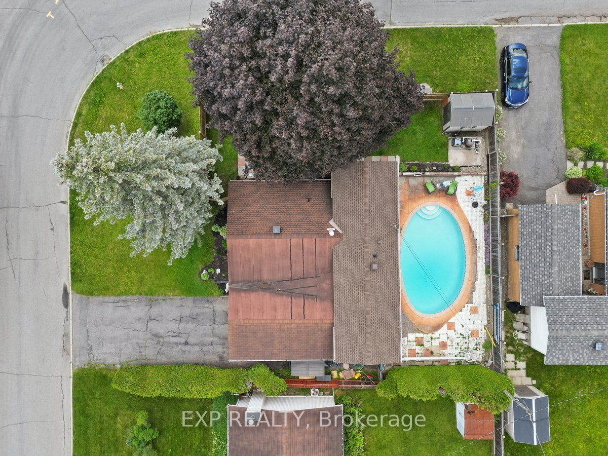396 Hatfield Crescent Property Photo 33
