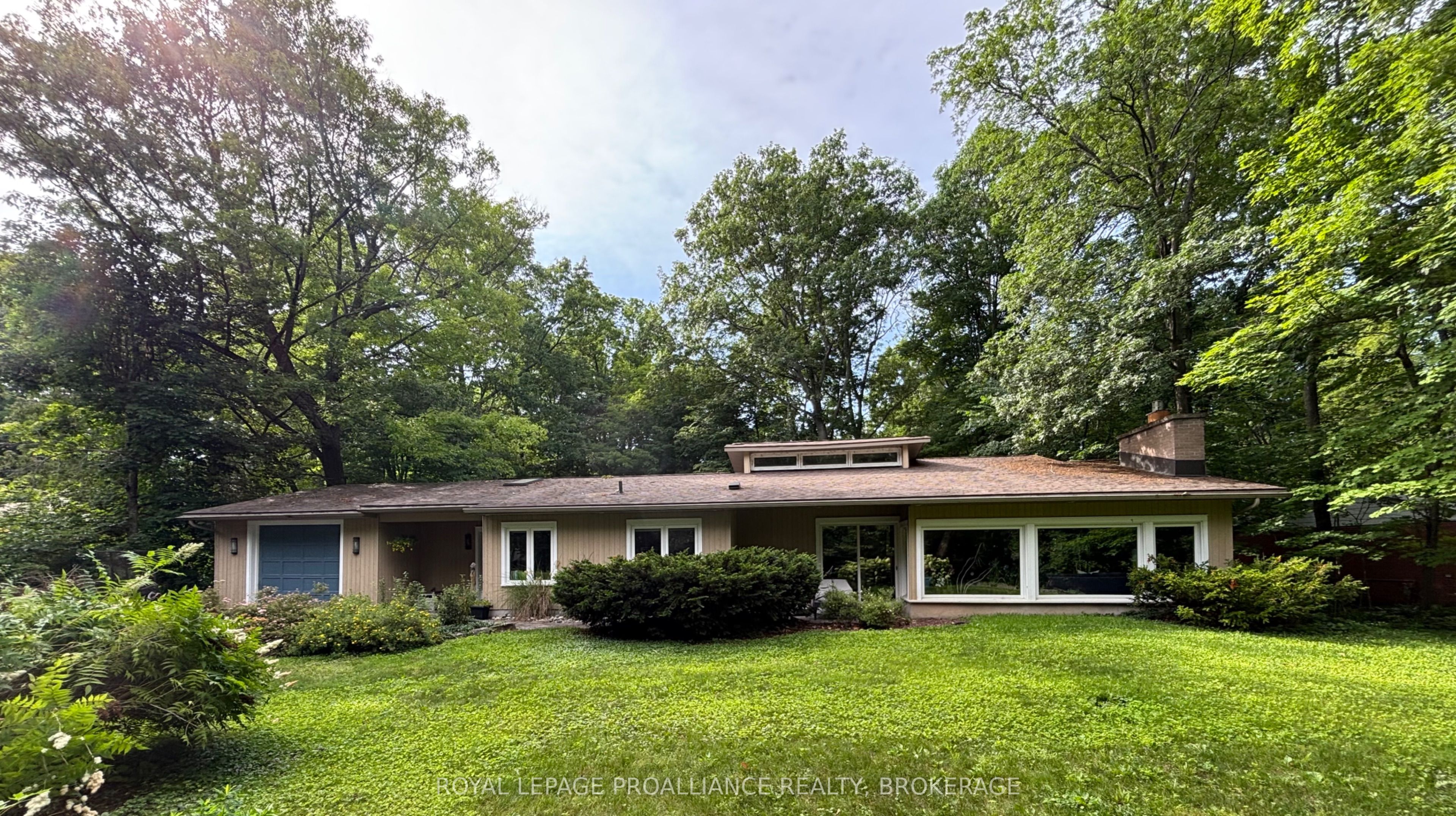 27 Riverside Drive Property Photo 1