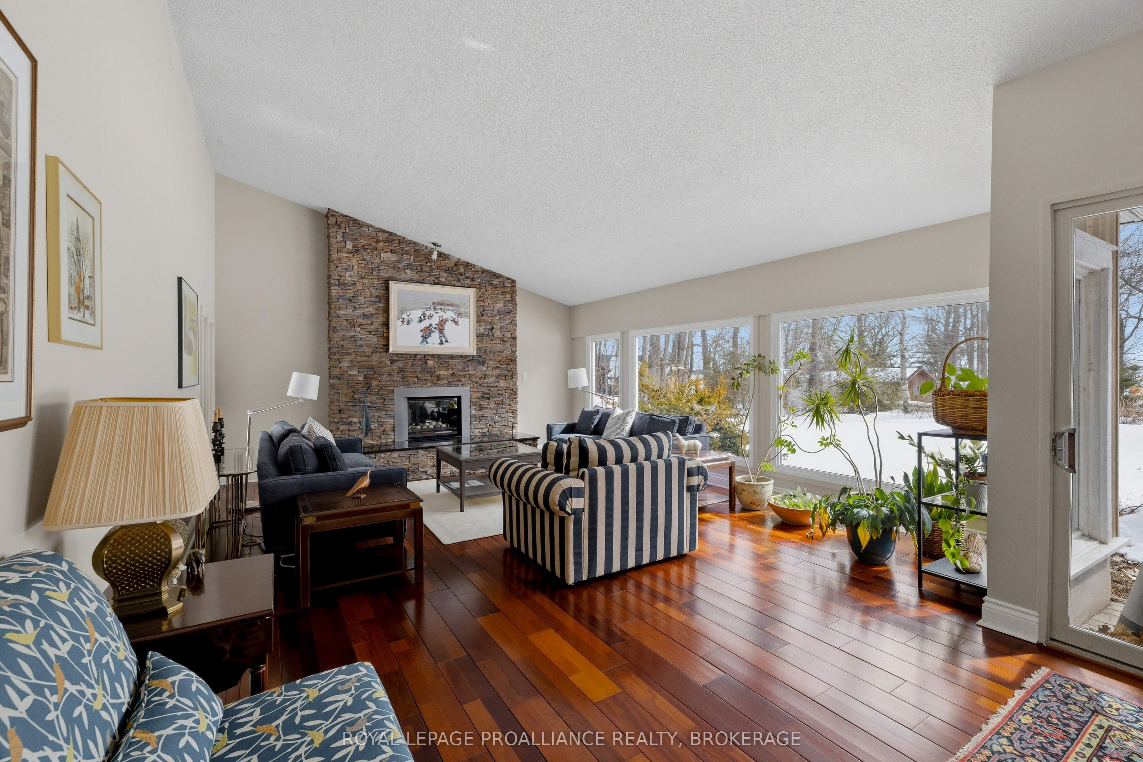 27 Riverside Drive Property Photo 16