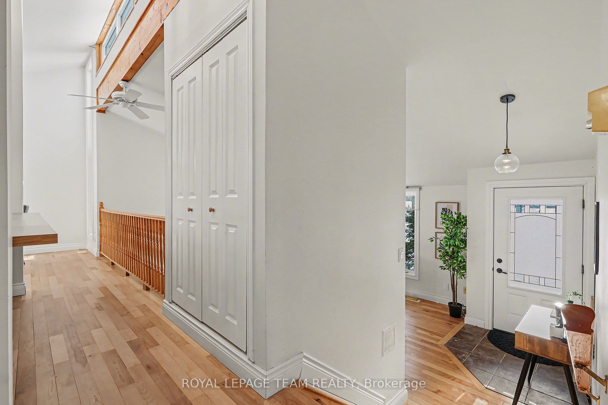 237 Queen West Street Property Photo 4